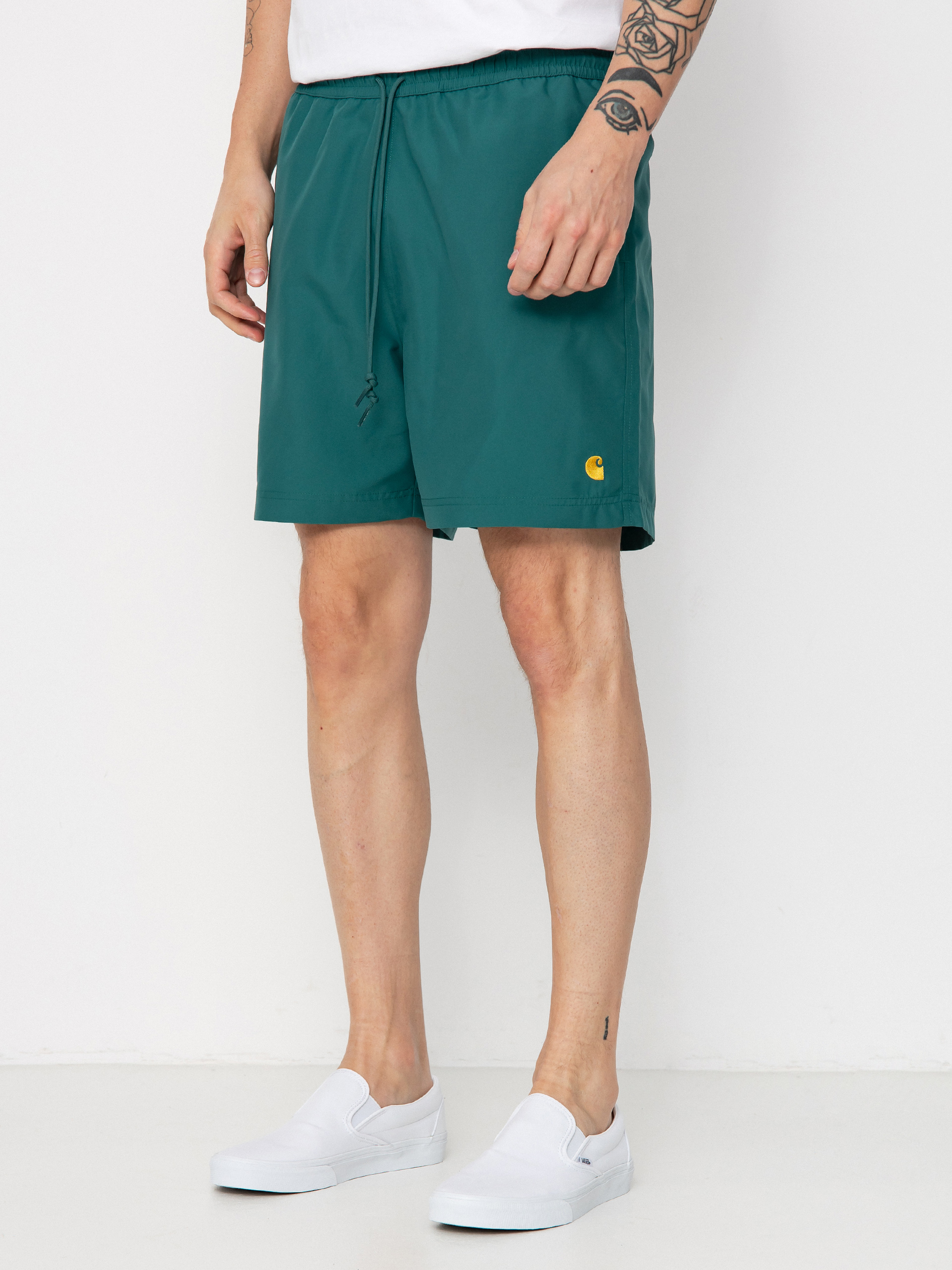 Rövidnadrág Carhartt WIP Chase Swim (rainforest/gold)