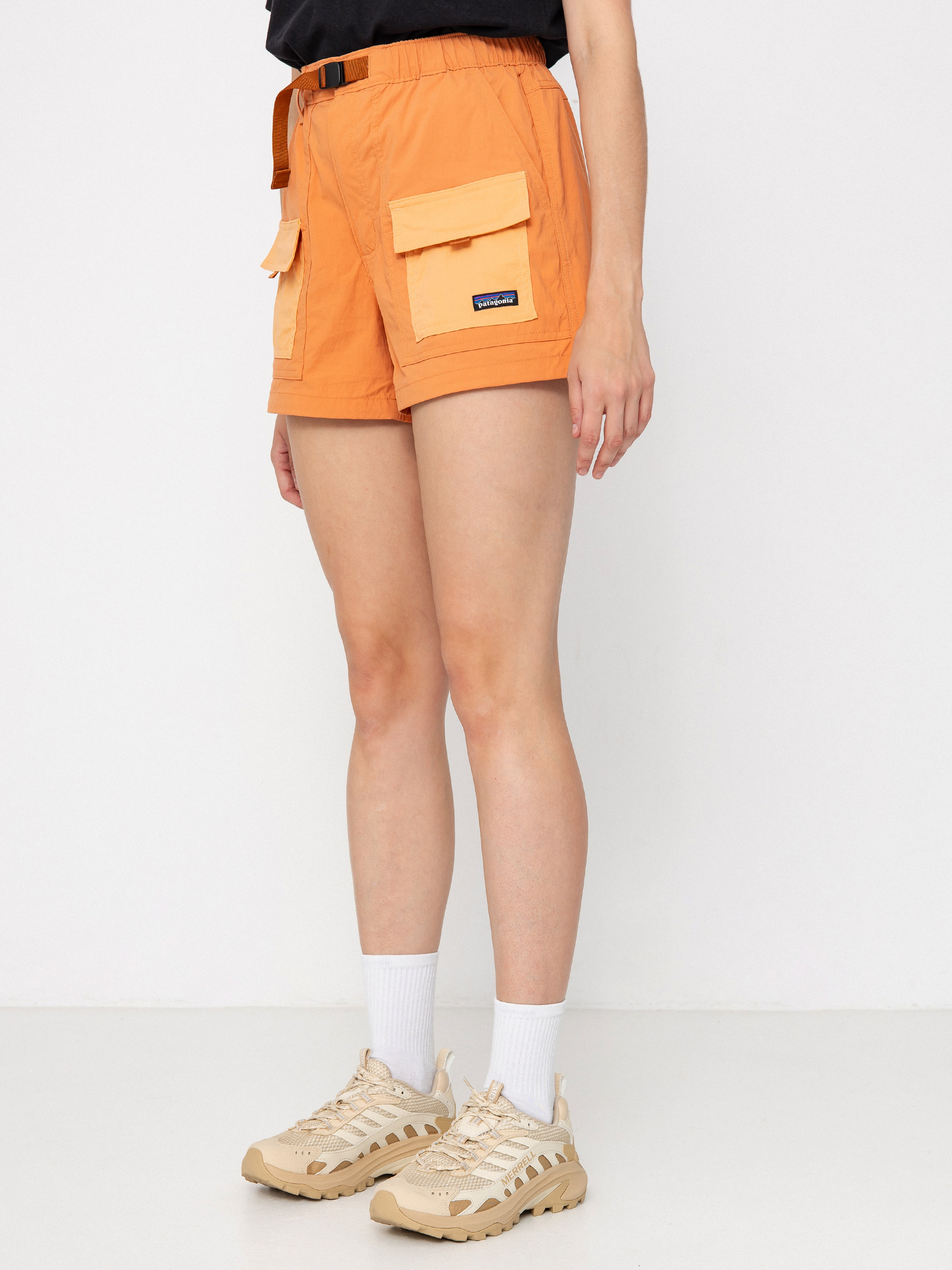 Rövidnadrág Patagonia Outdoor Everyday Wmn (rock melon)