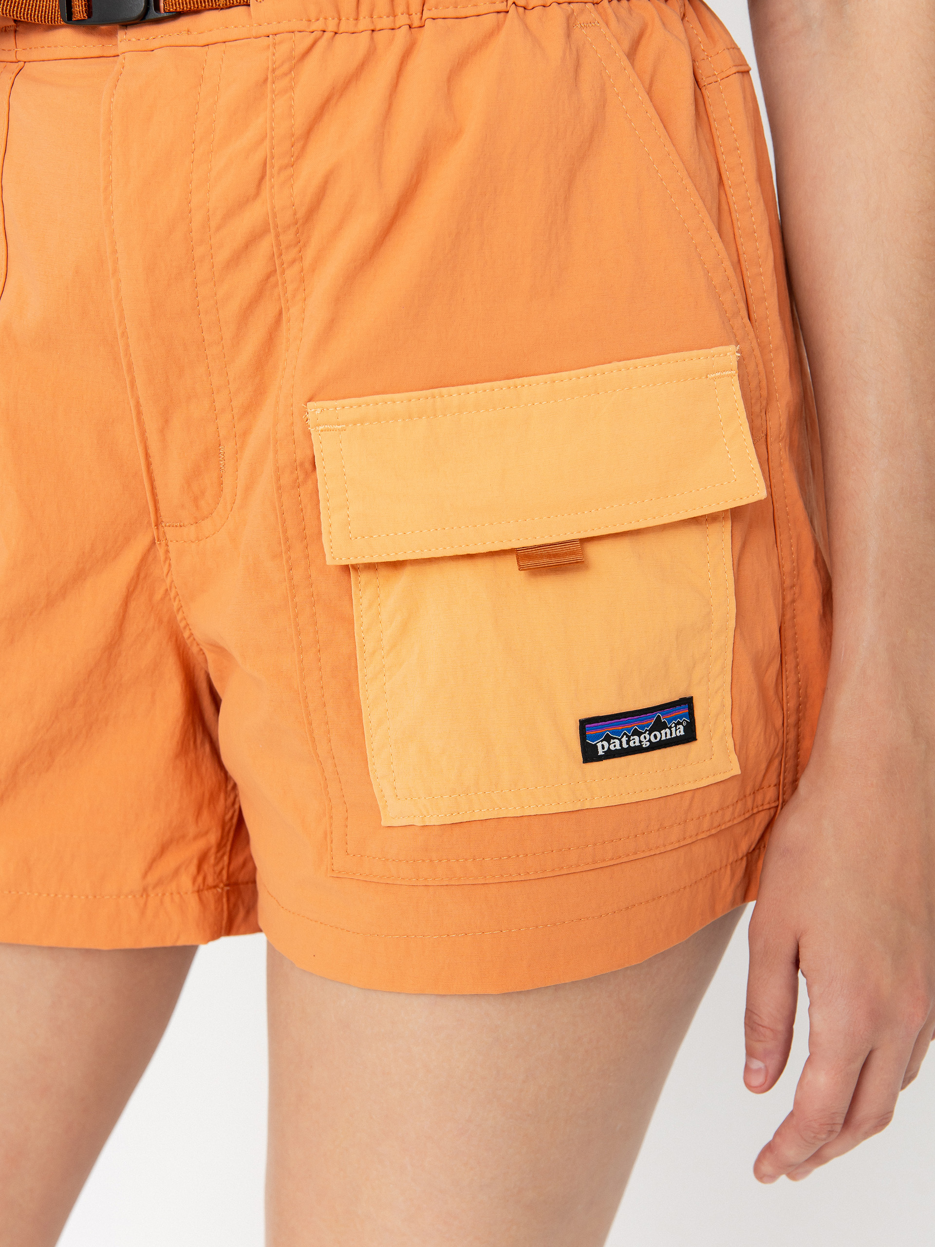 Rövidnadrág Patagonia Outdoor Everyday Wmn (rock melon)