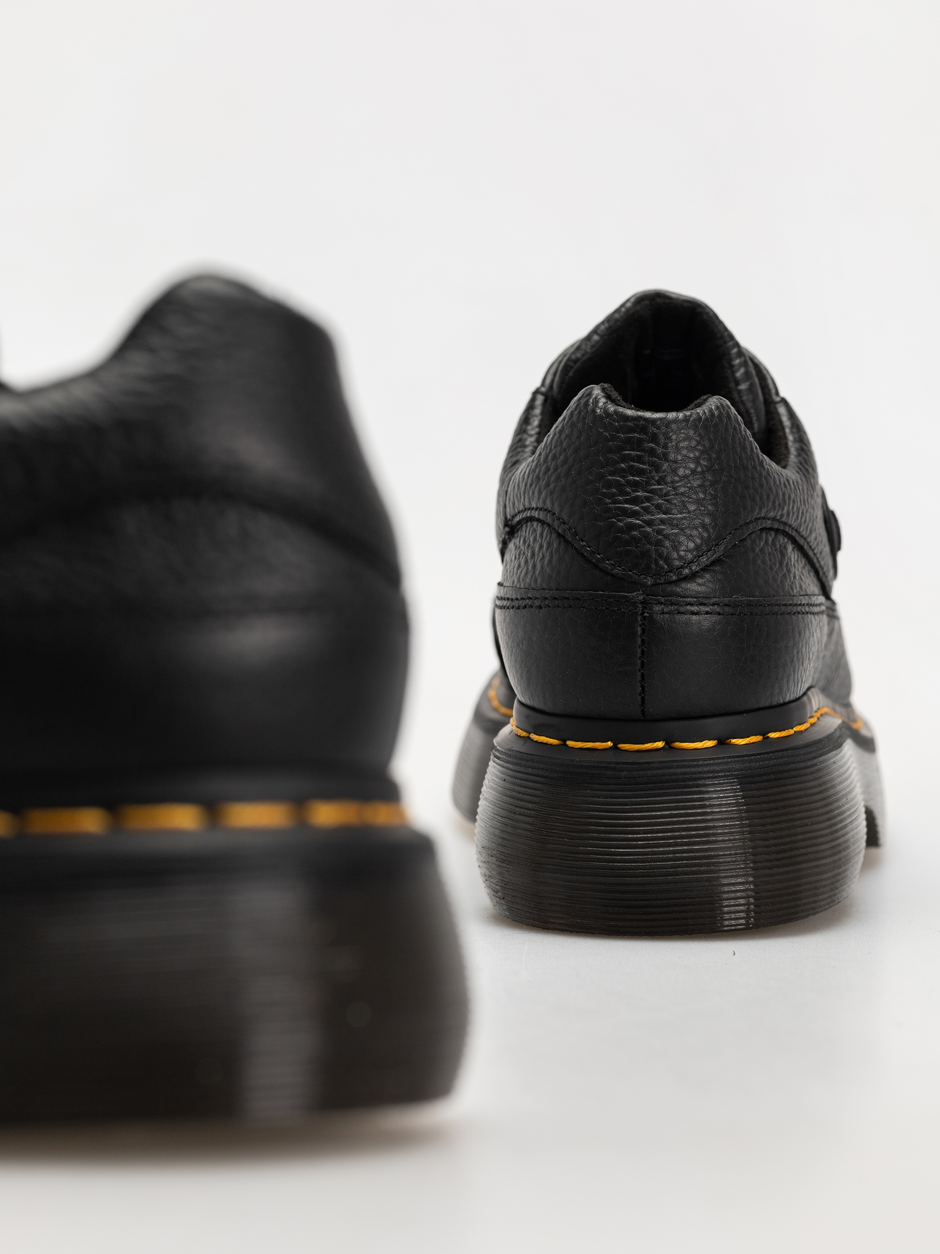 Dr. Martens Buzz 5 Eye Wmn Cipők (black milled nappa)