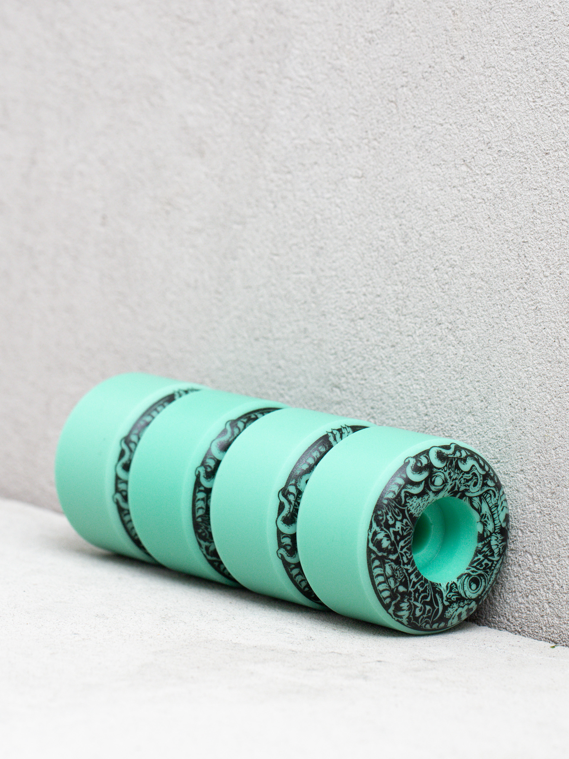 Spitfire F4 99D Demon Gate Glow Gördeszka kerék (mint)