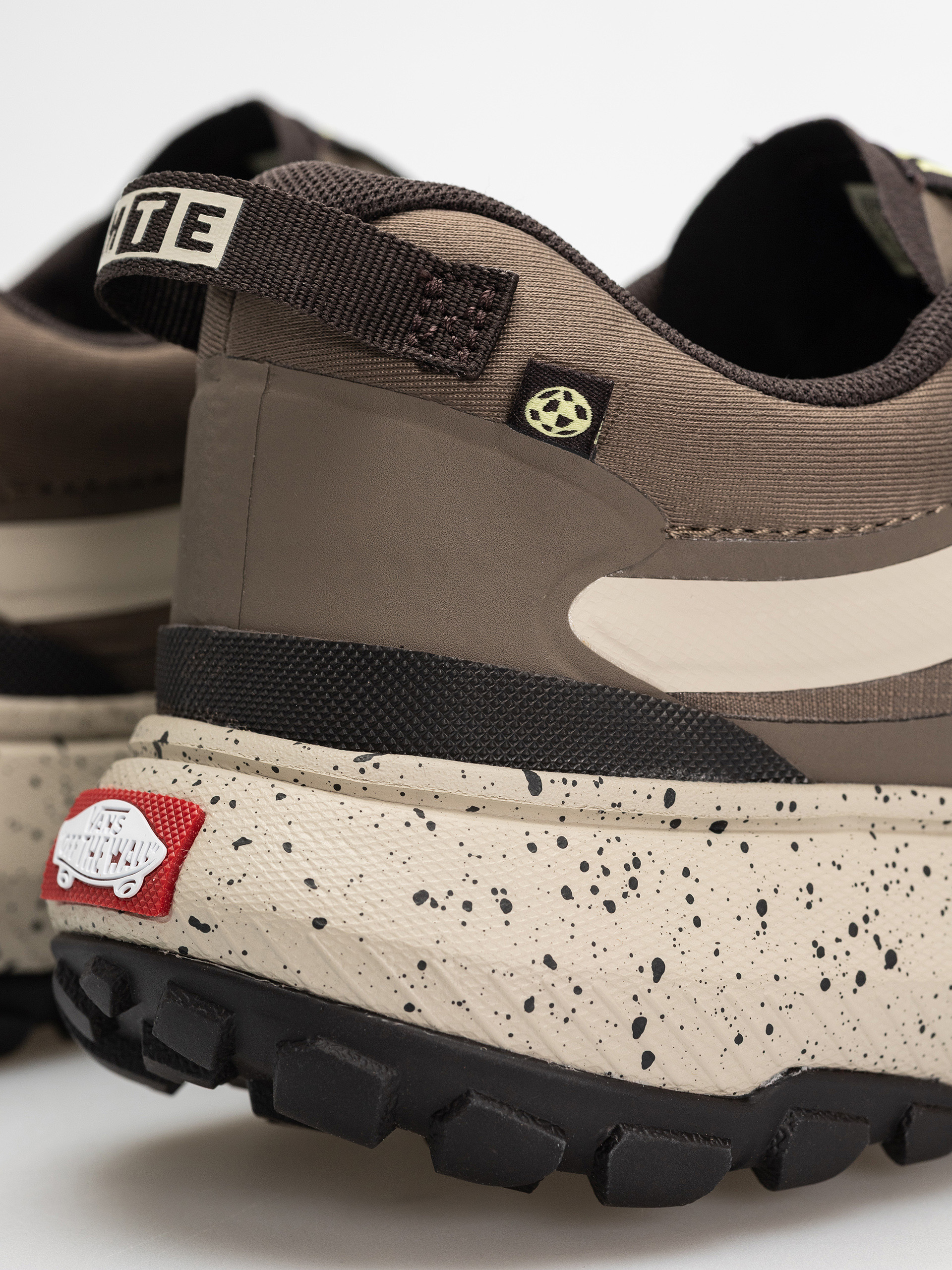 Vans Mte Crosspath Cipők (brown/black)