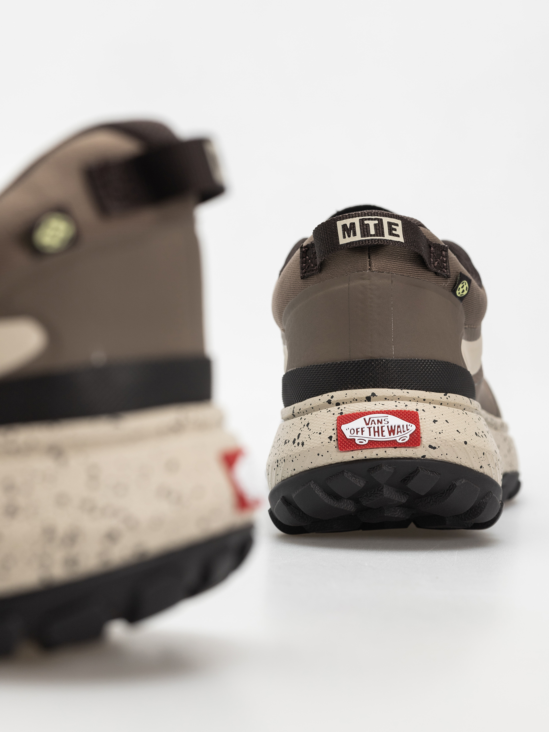 Vans Mte Crosspath Cipők (brown/black)