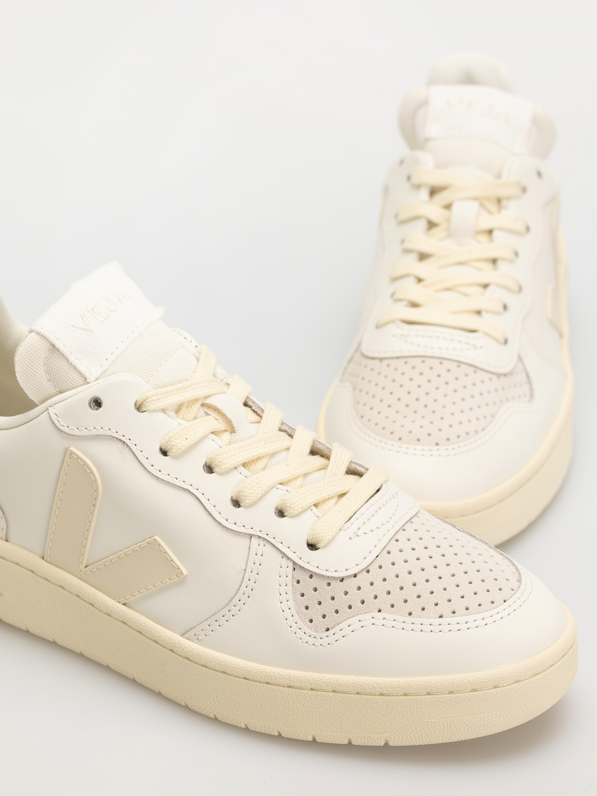 Veja V-10 Cipők Wmn (pure calcaire)