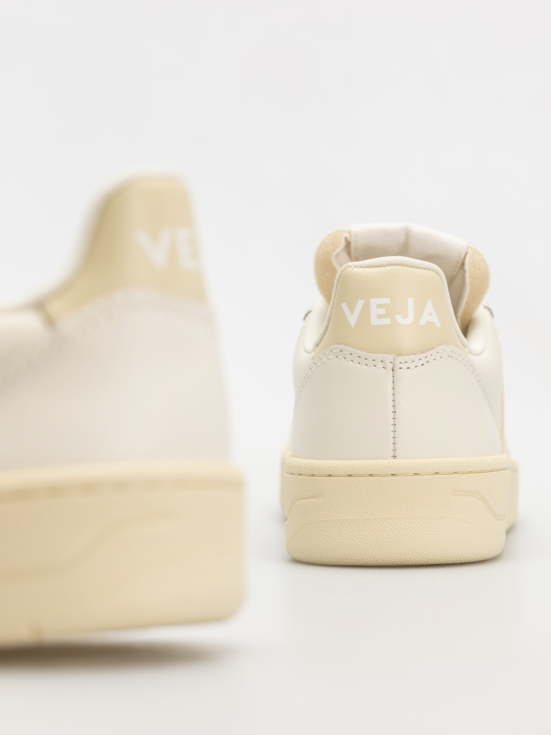 Veja V-10 Cipők Wmn (pure calcaire)