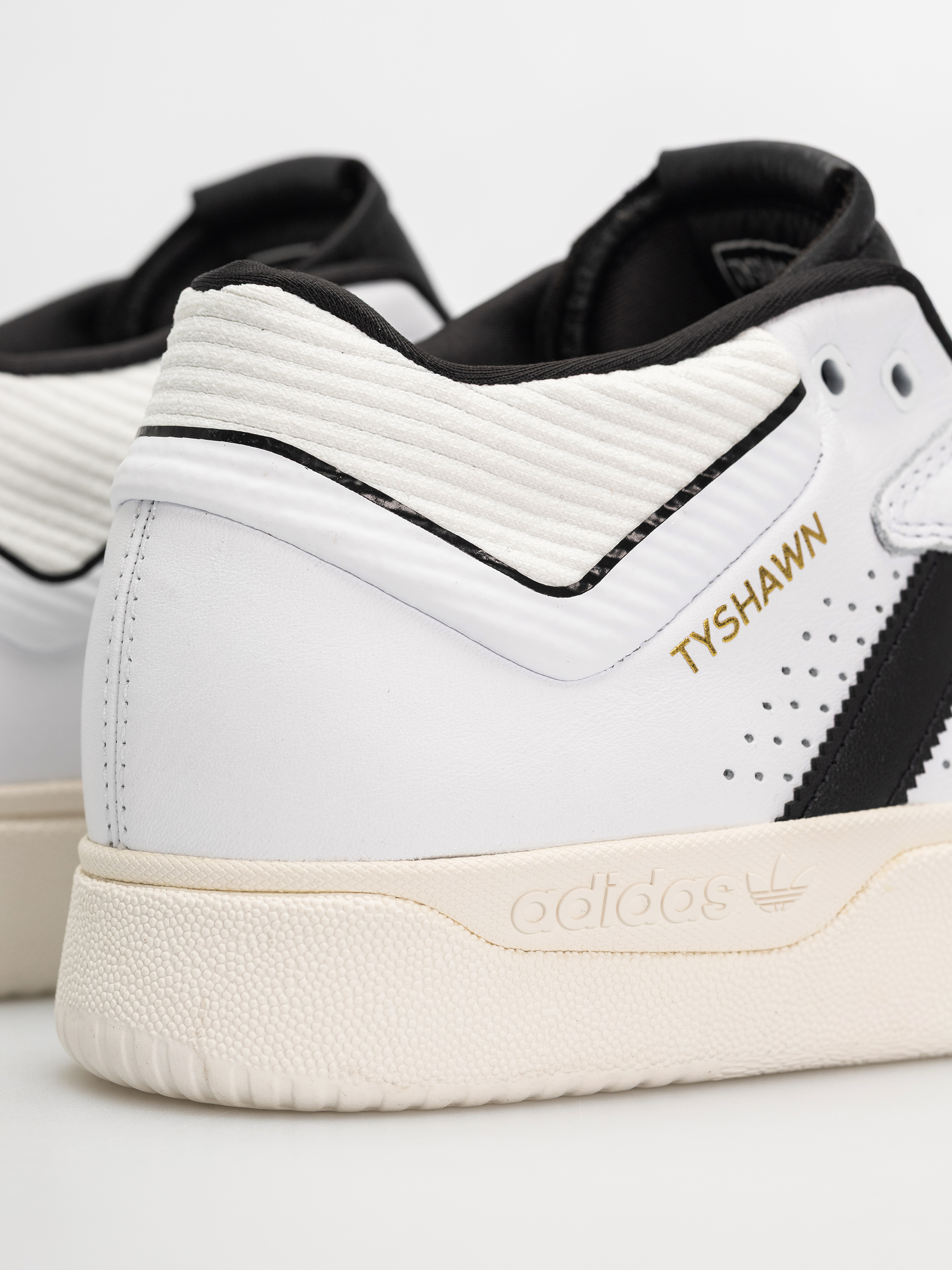 adidas Tyshawn Cipők (ftwwht/cblack/ftwwht)