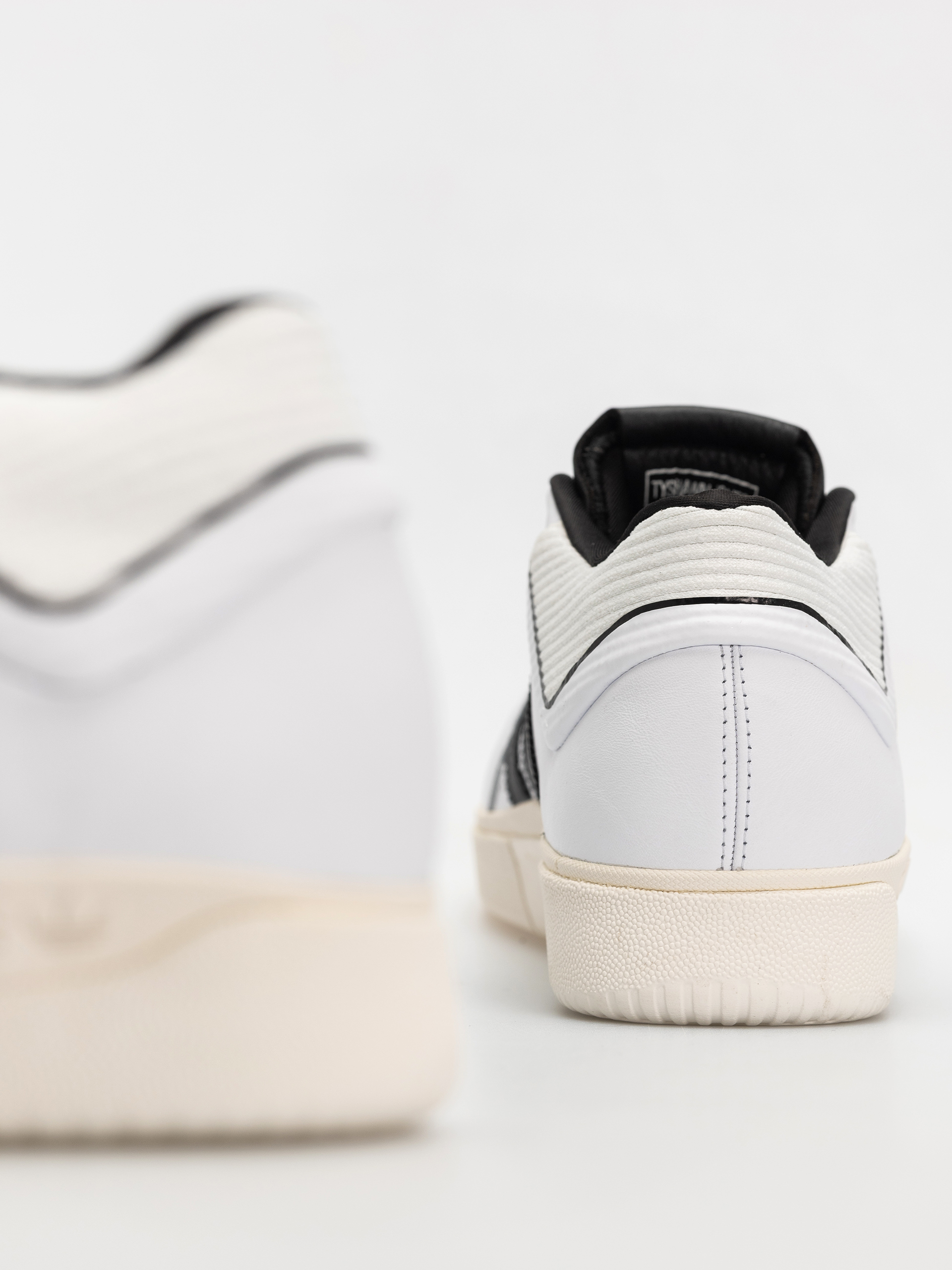 adidas Tyshawn Cipők (ftwwht/cblack/ftwwht)