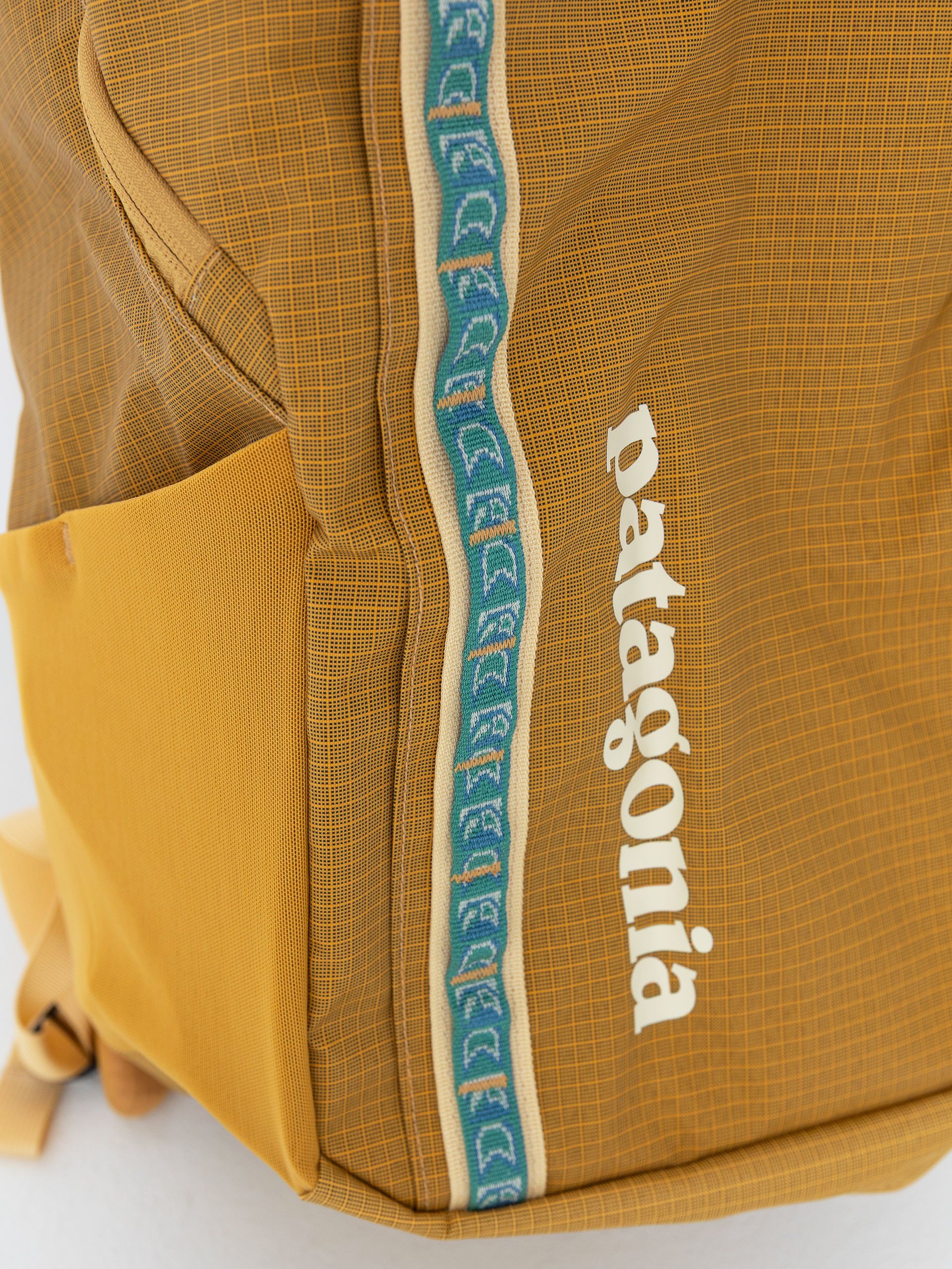 Hátizsák Patagonia Black Hole Pack 32L (pufferfish gold w/beeswax tan)