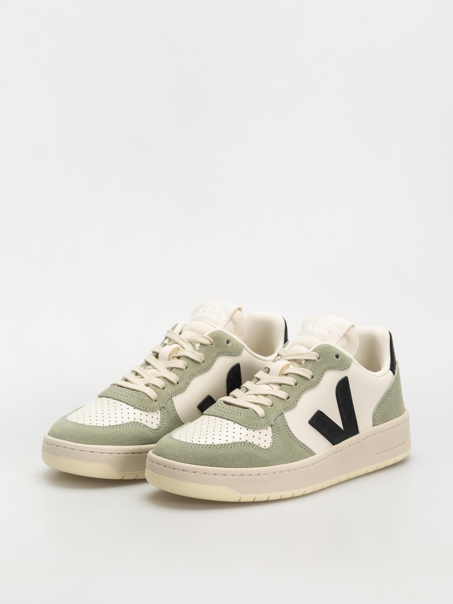 Veja V-10 Cipők Wmn (pure black clay)