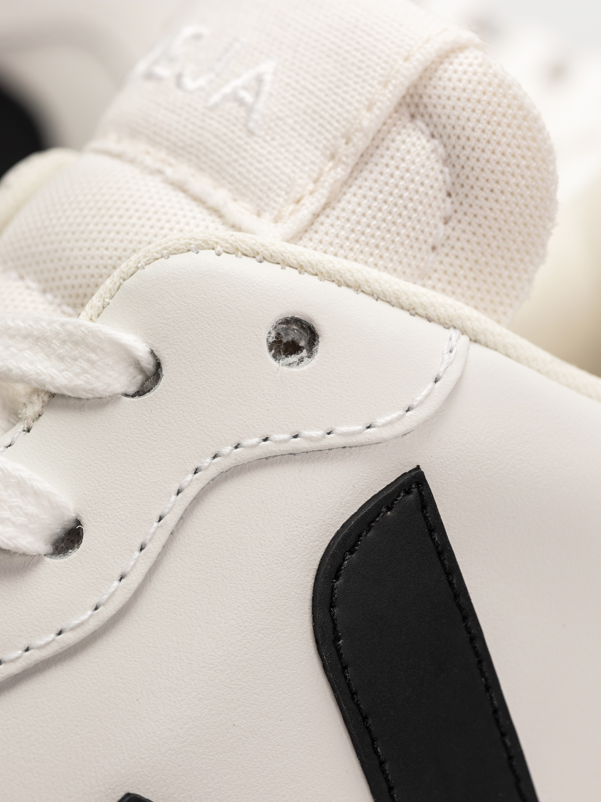 Veja V-10 Cipők Wmn (extra white black)