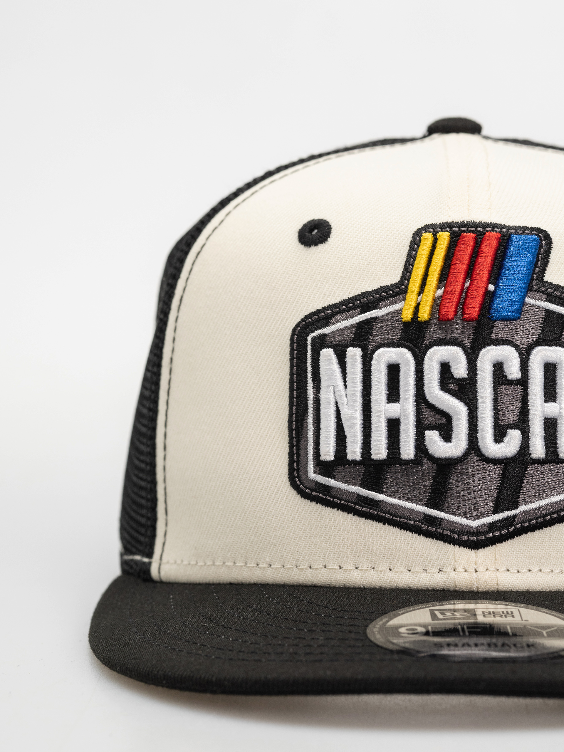 Baseball sapka New Era Nascar Logo 9Fifty Trucker (black/chalk)