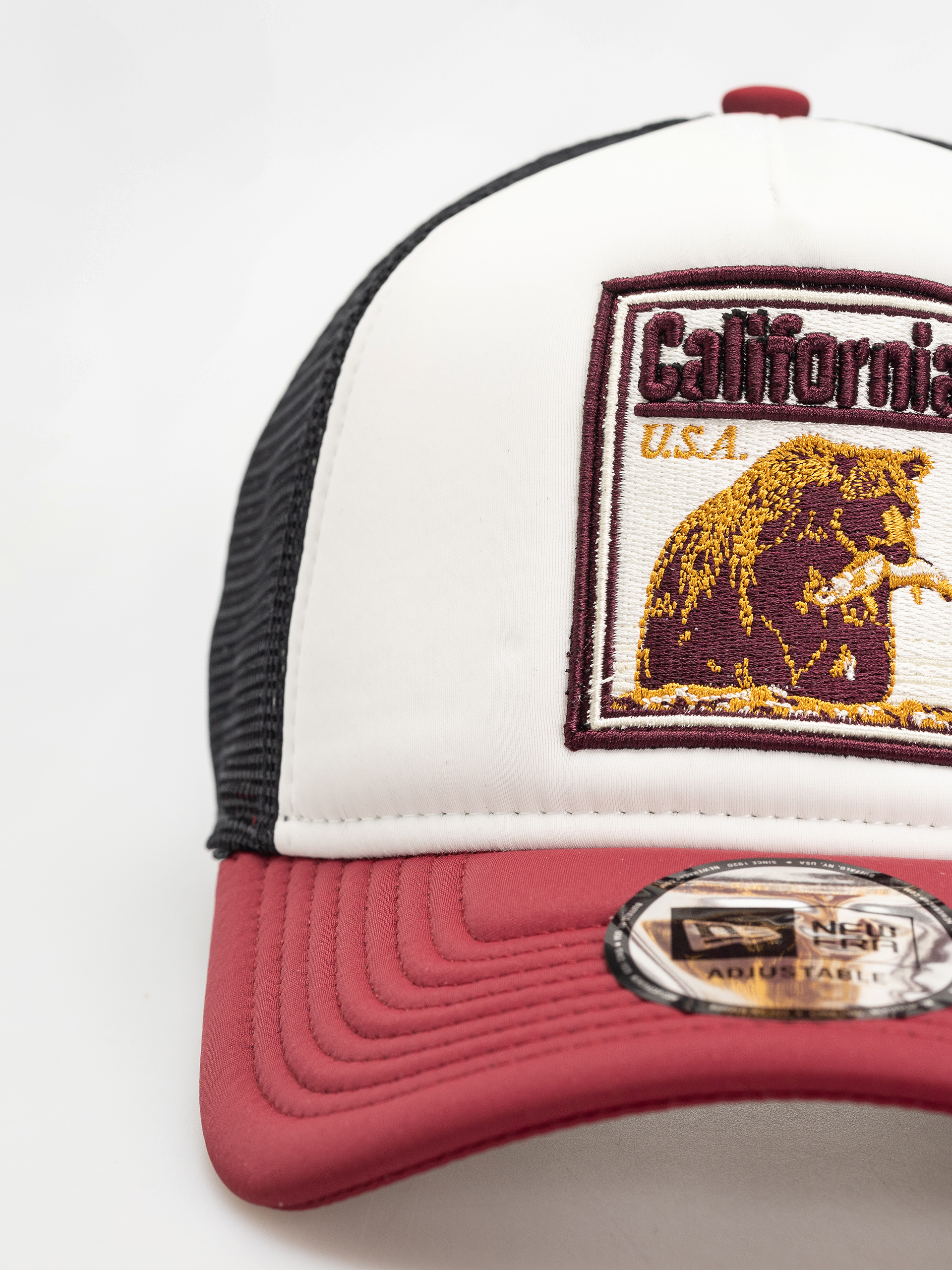 Baseball sapka New Era Graphic Patch Trucker (red/white/black)