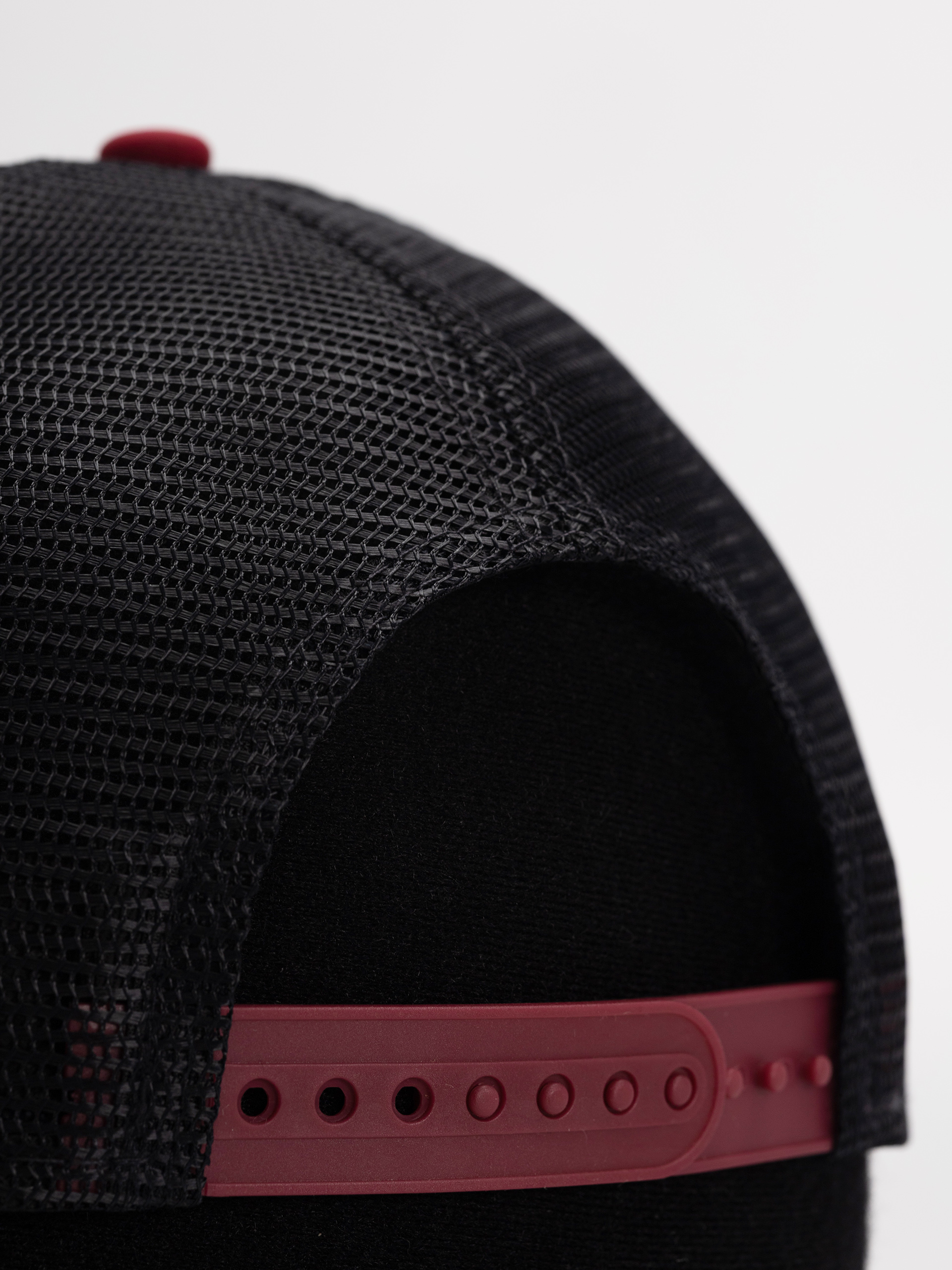 Baseball sapka New Era Graphic Patch Trucker (red/white/black)