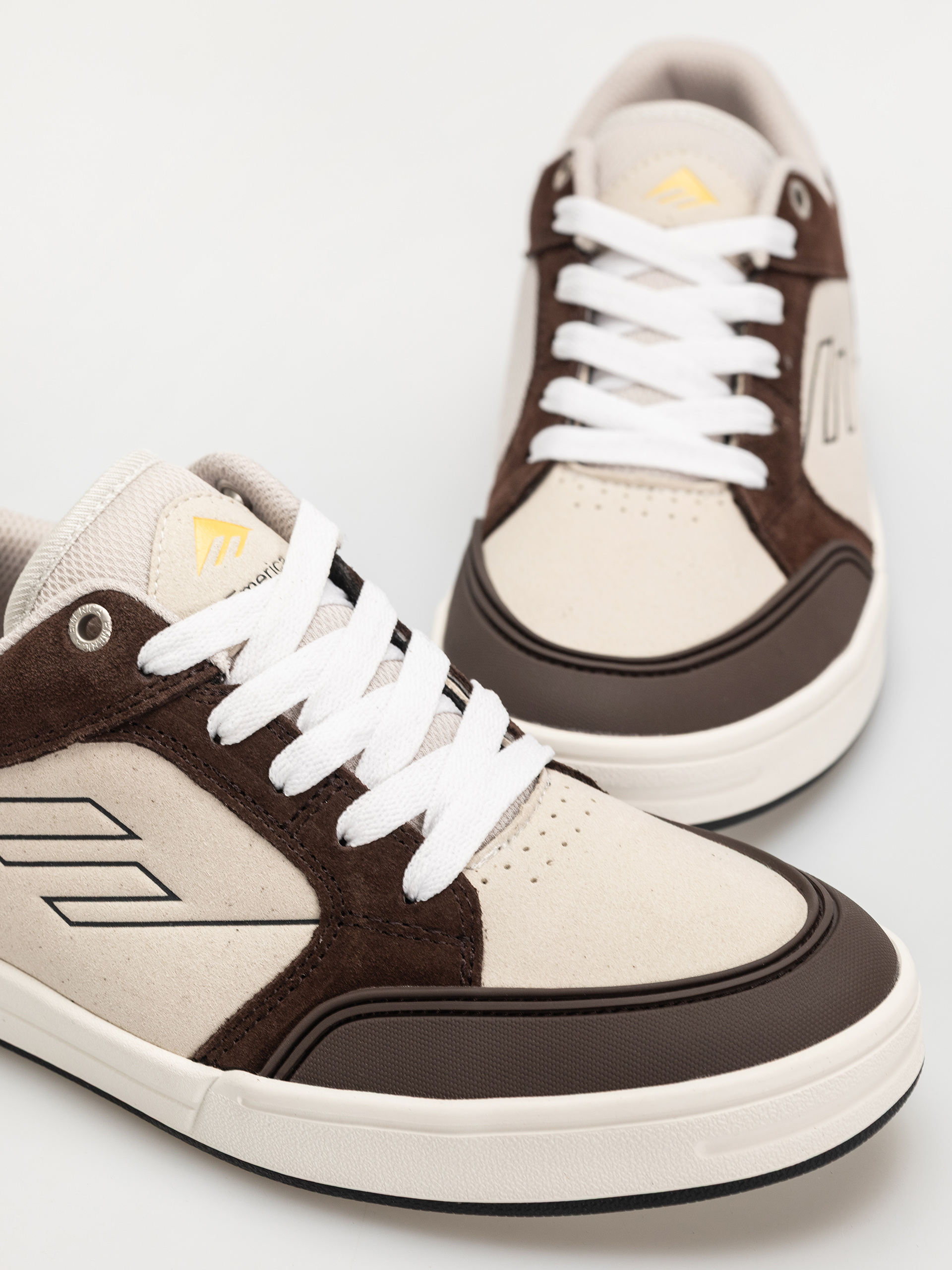 Emerica Heritic Cipők (brown/tan)