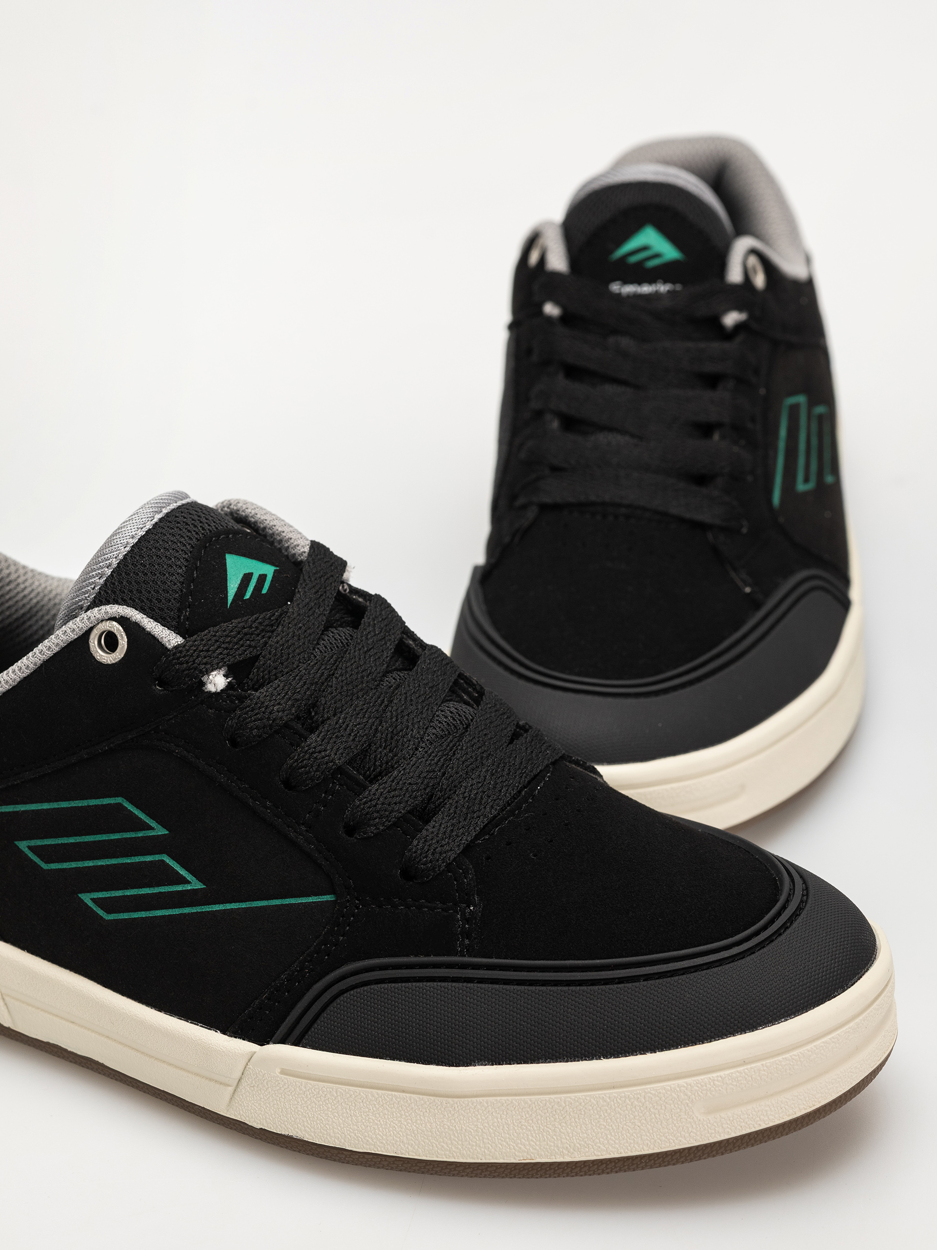 Emerica Heritic Cipők (black/tan)