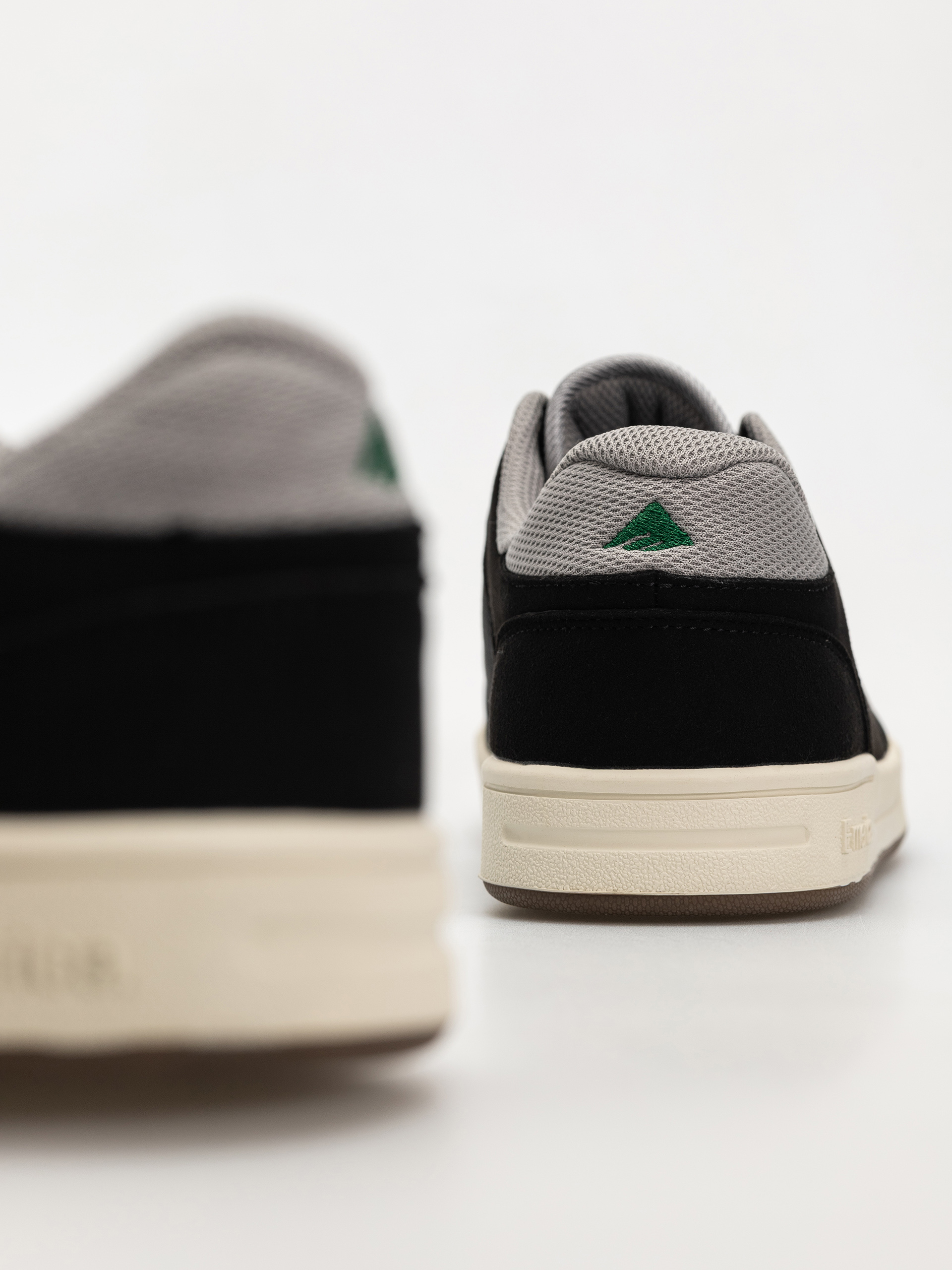 Emerica Heritic Cipők (black/tan)