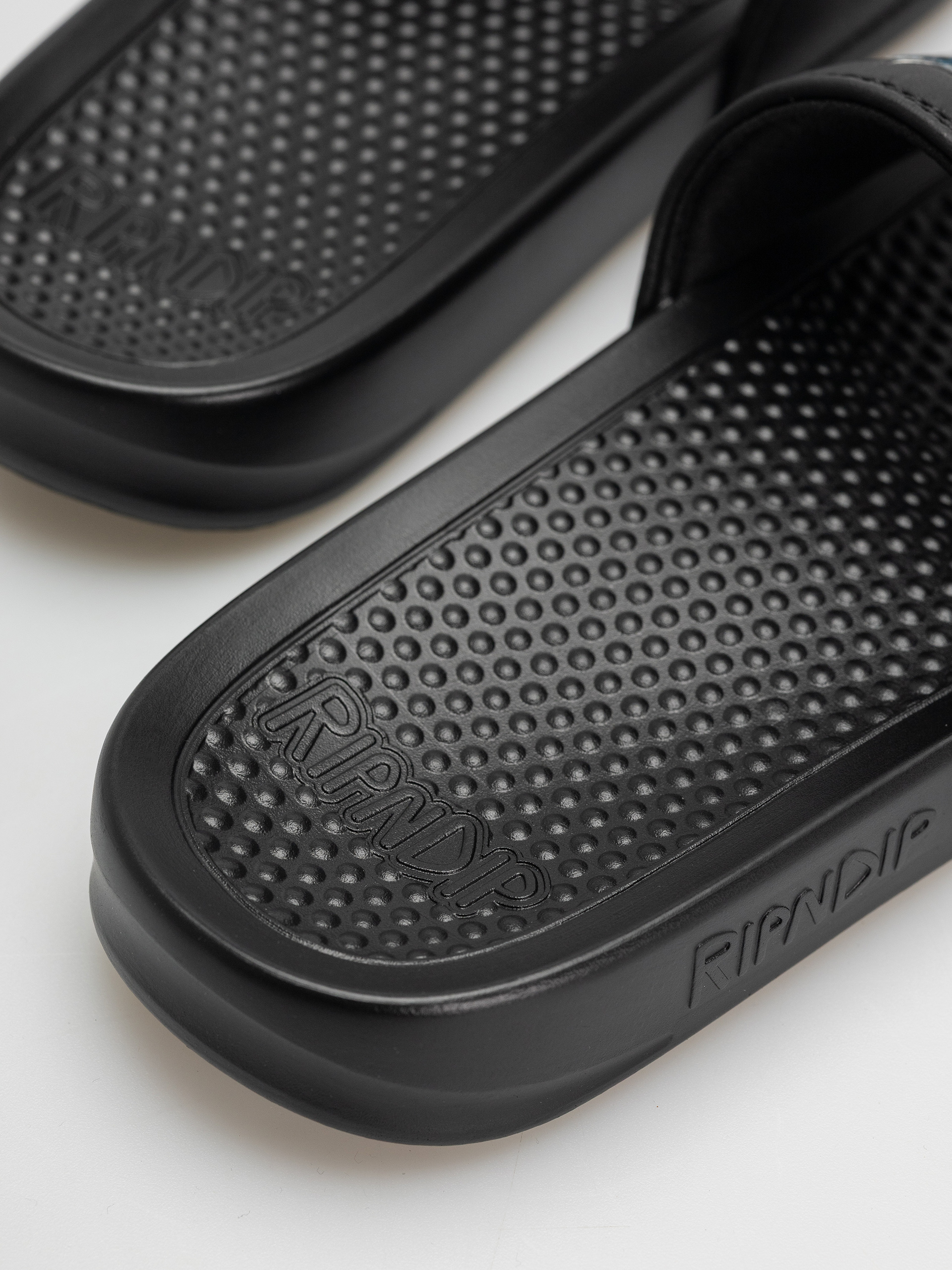 Flip-flop papucsok RipNDip Shen Nerm (black)