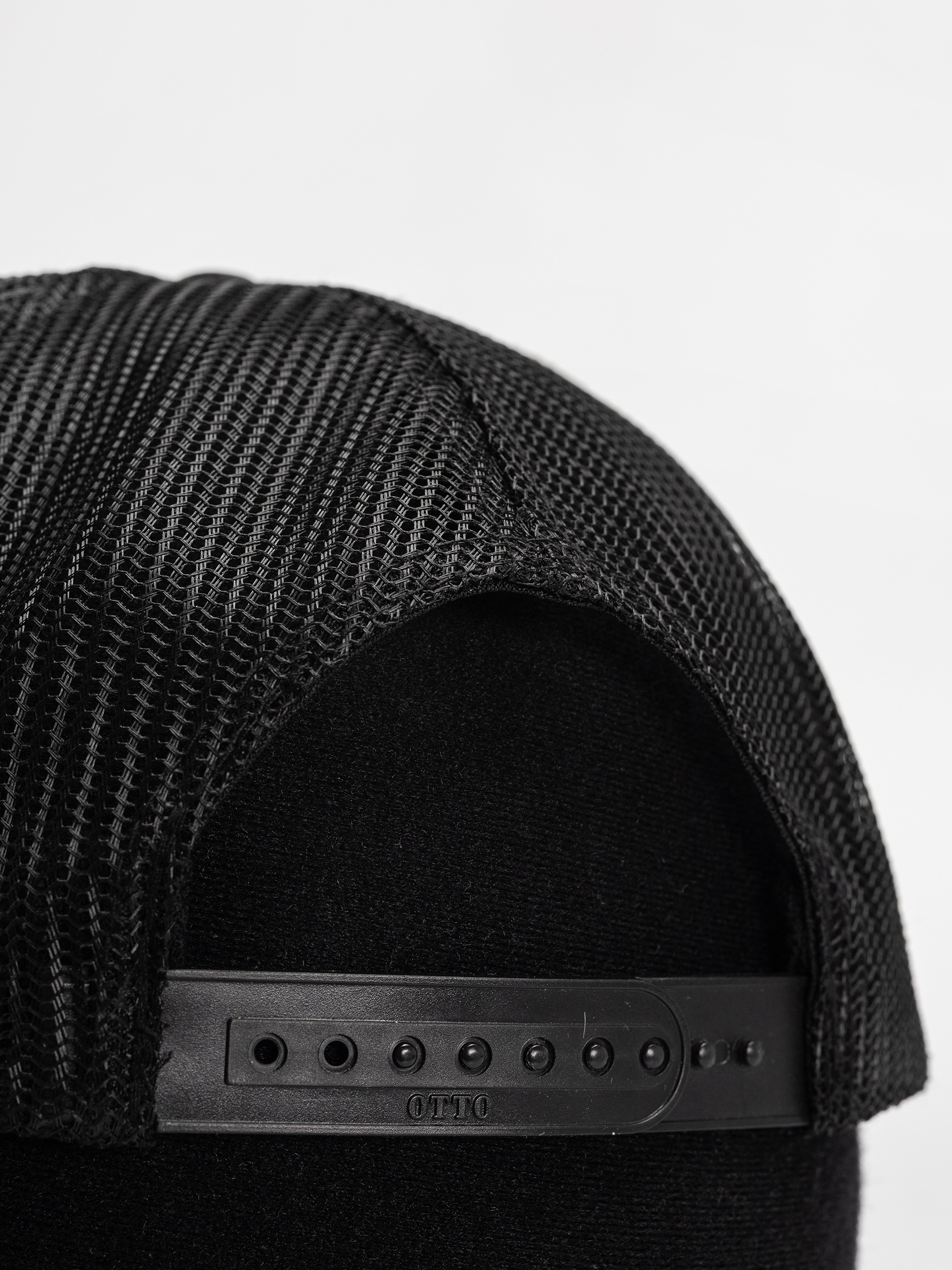 Thrasher Who Cares by Neckface Trucker Baseball sapka (trucker)