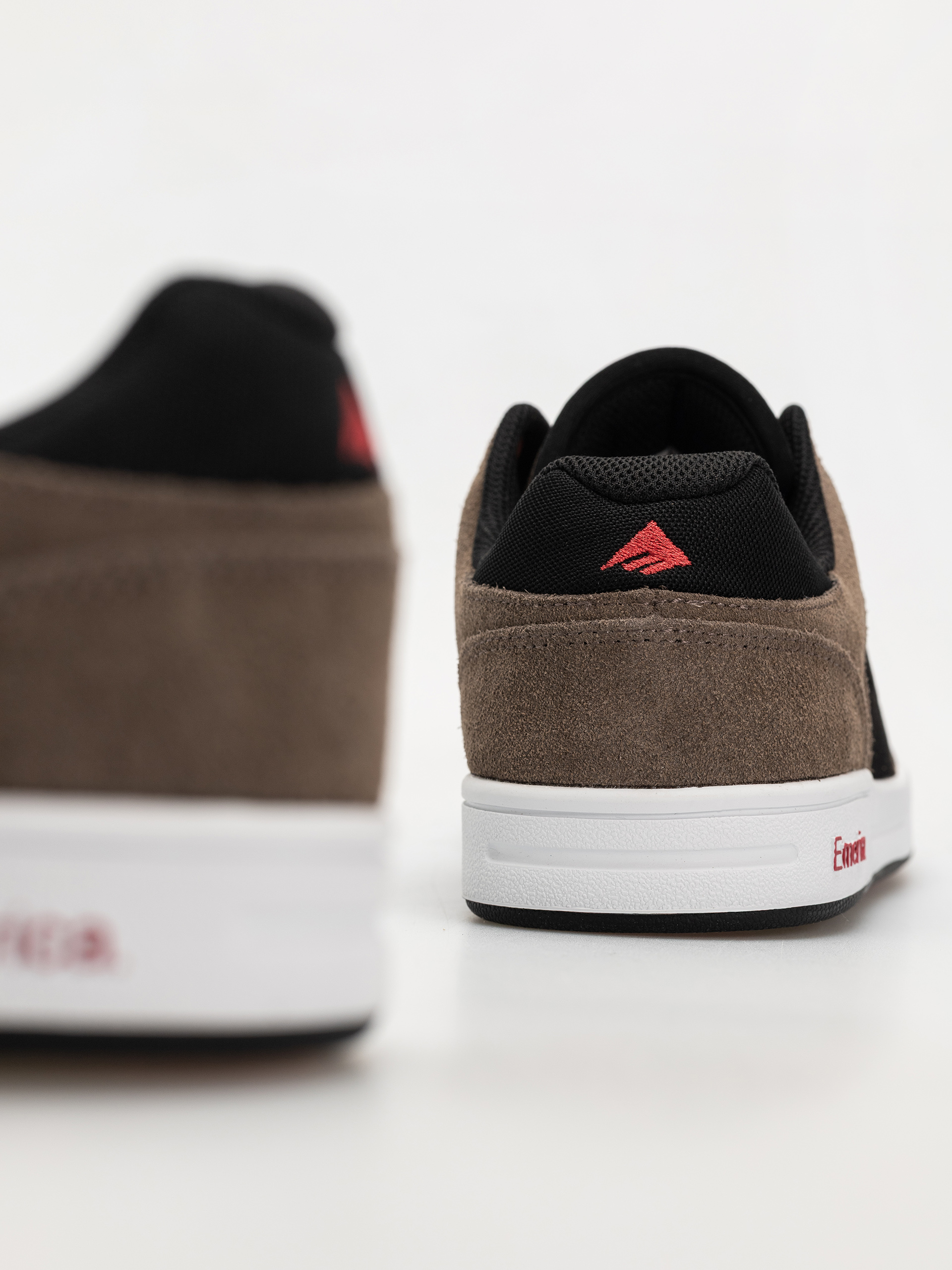 Emerica Heritic Cipők (brown/black)