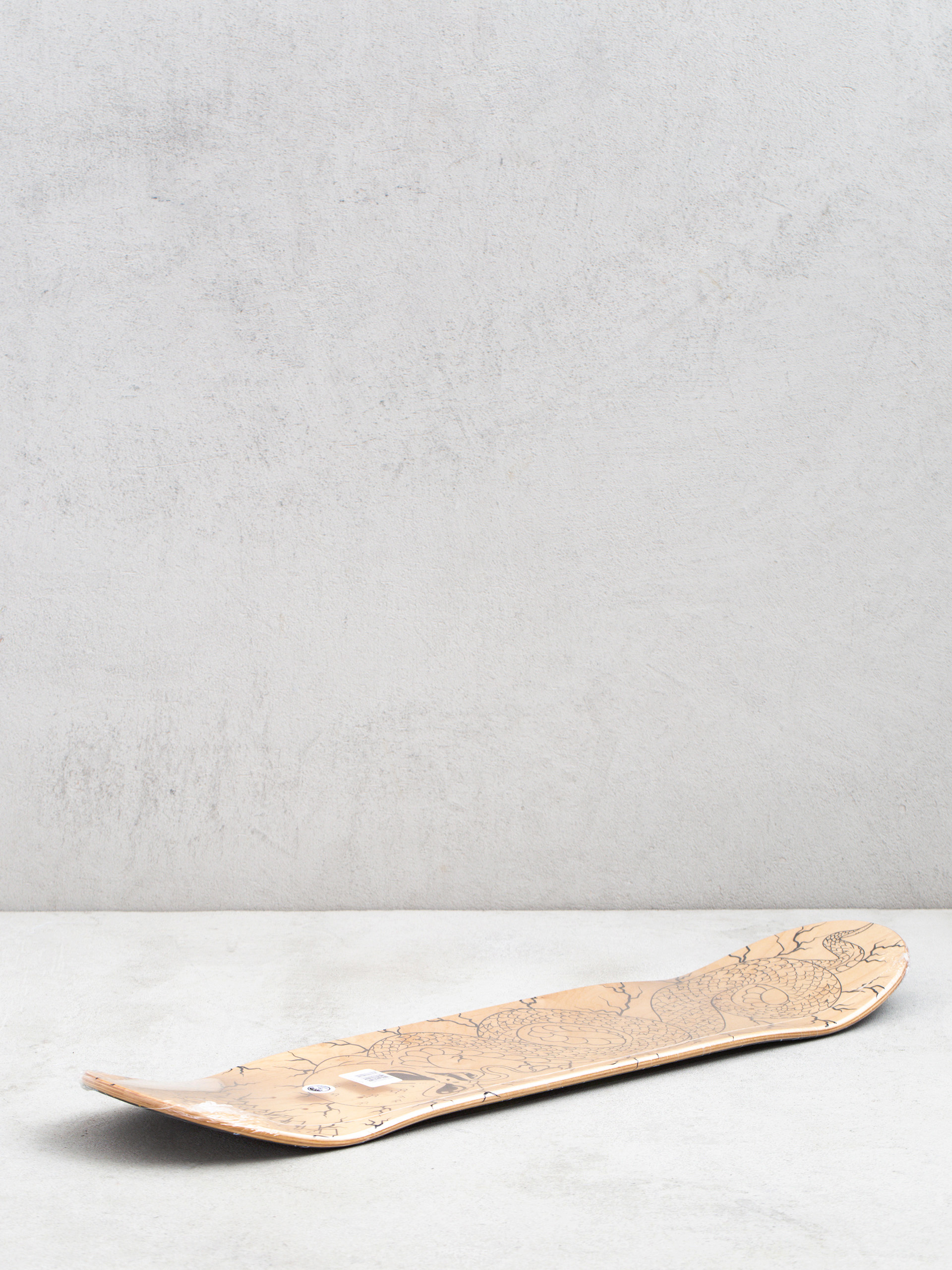 Gördeszka lap RipNDip Skull And Bones (black)