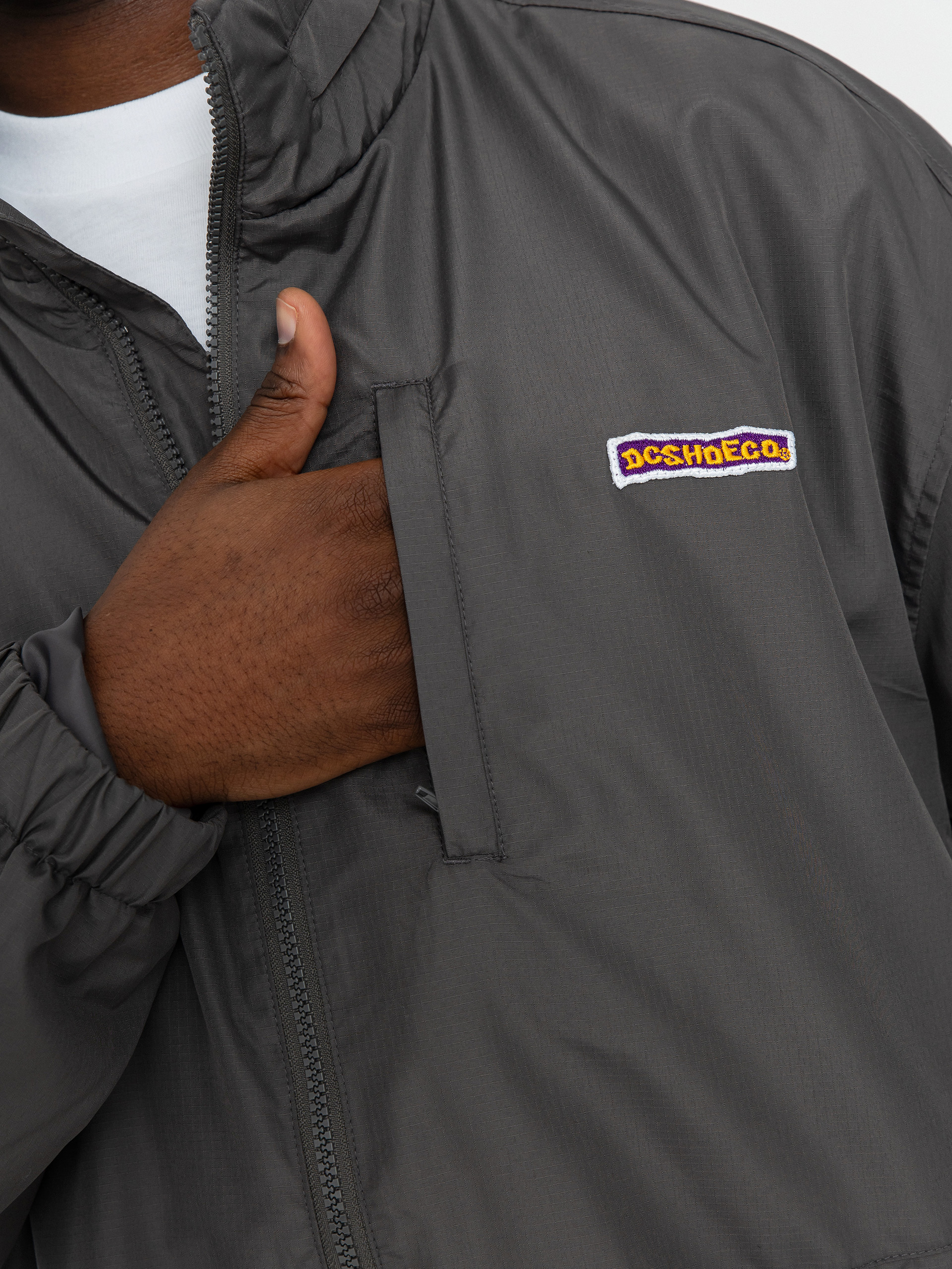 DC Vantage Mock Hood Dzseki (magnet)