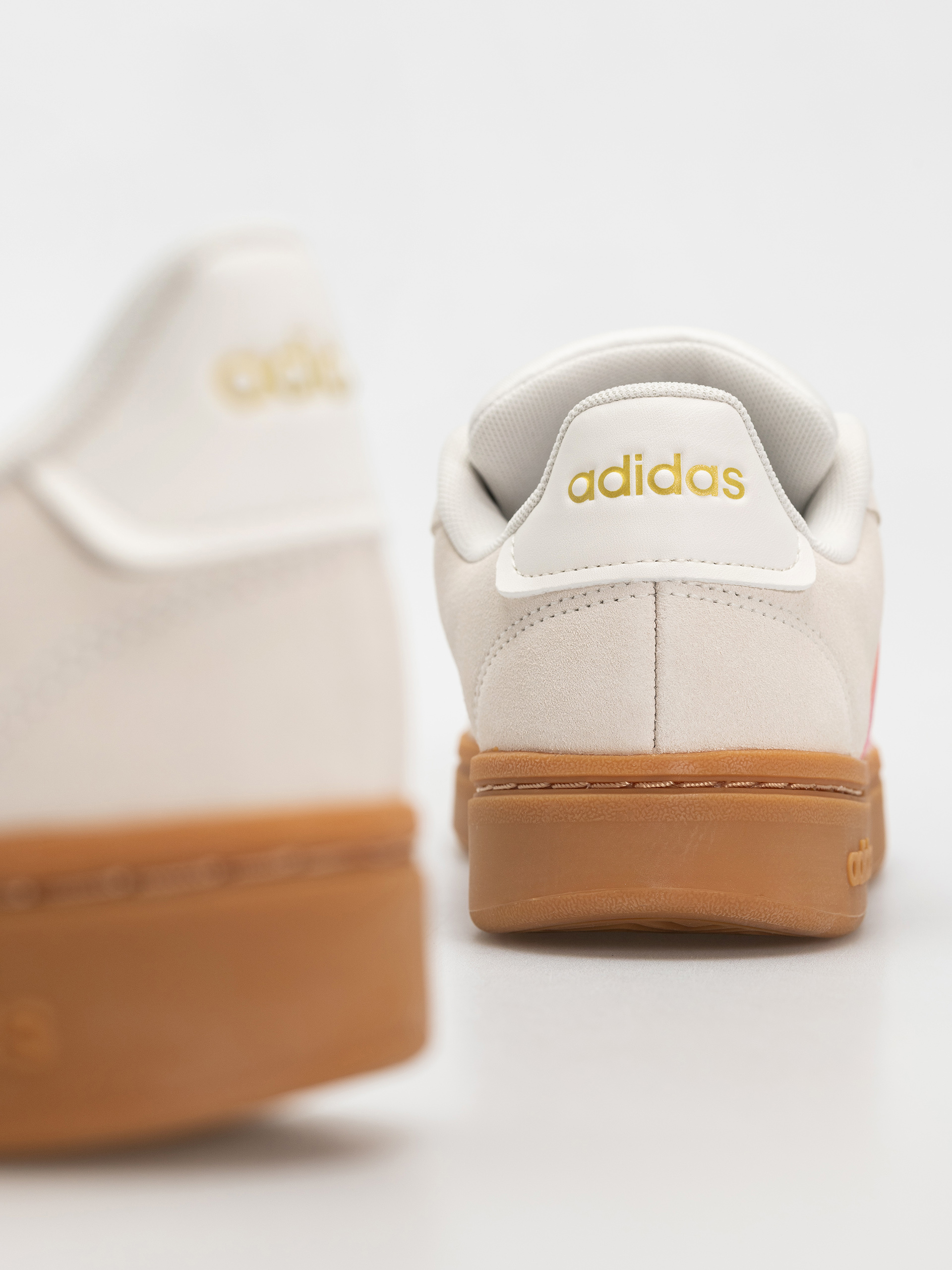 adidas Grand Court Alpha 0 Wmn Cipők (owhite/blipnk/goldmt)