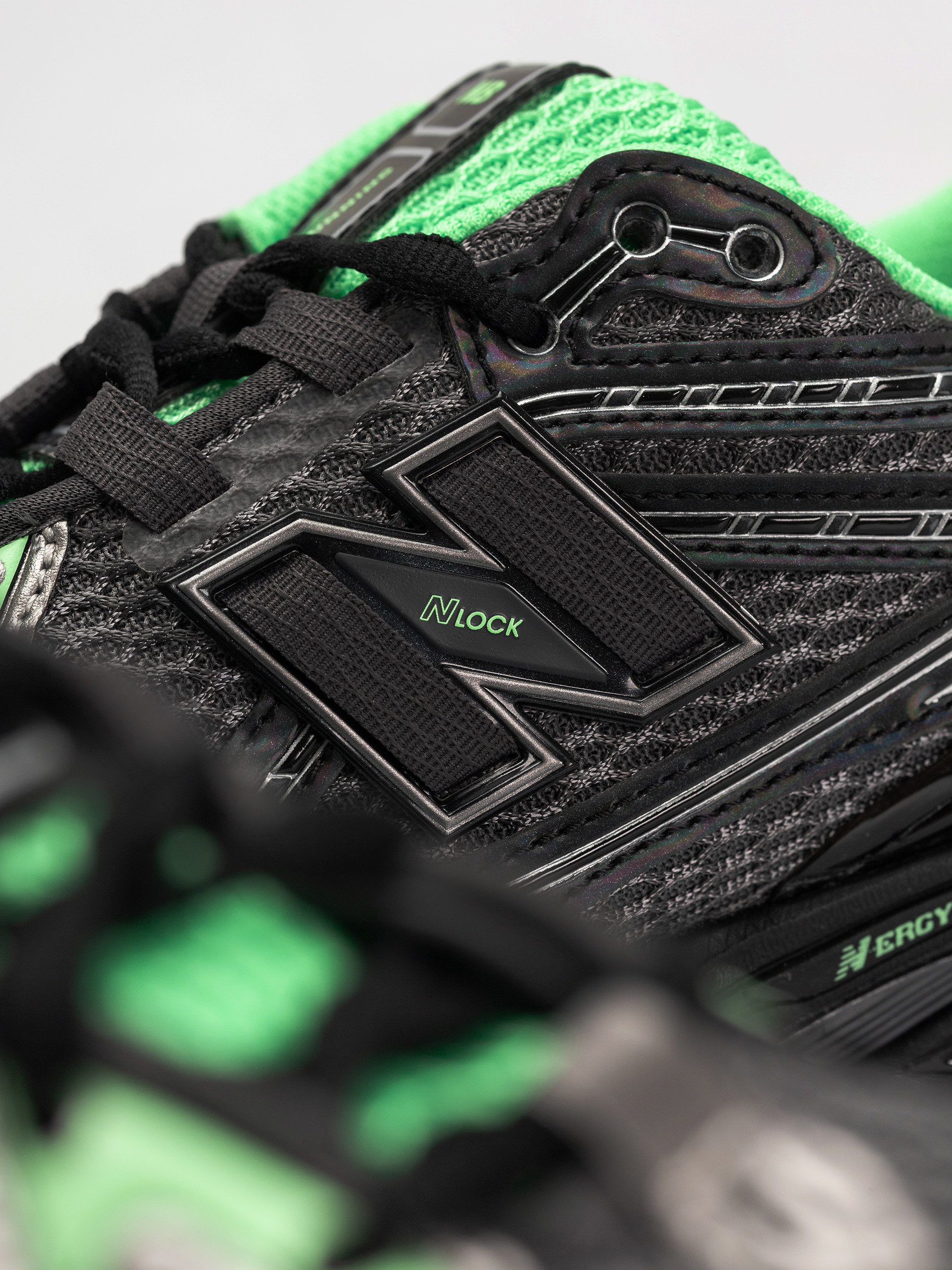 Cipők New Balance 1906 (dark silver metallic)