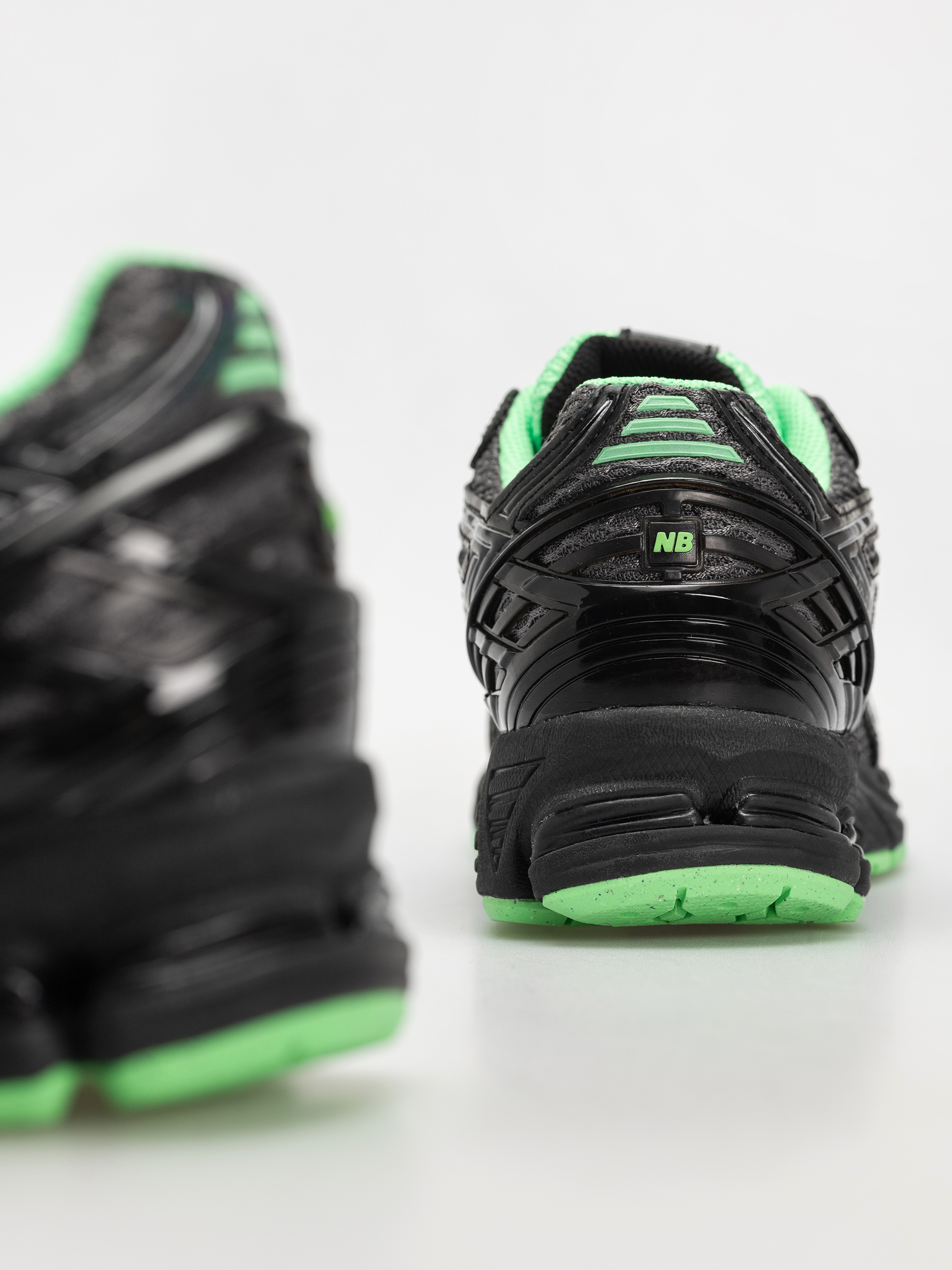 Cipők New Balance 1906 (dark silver metallic)