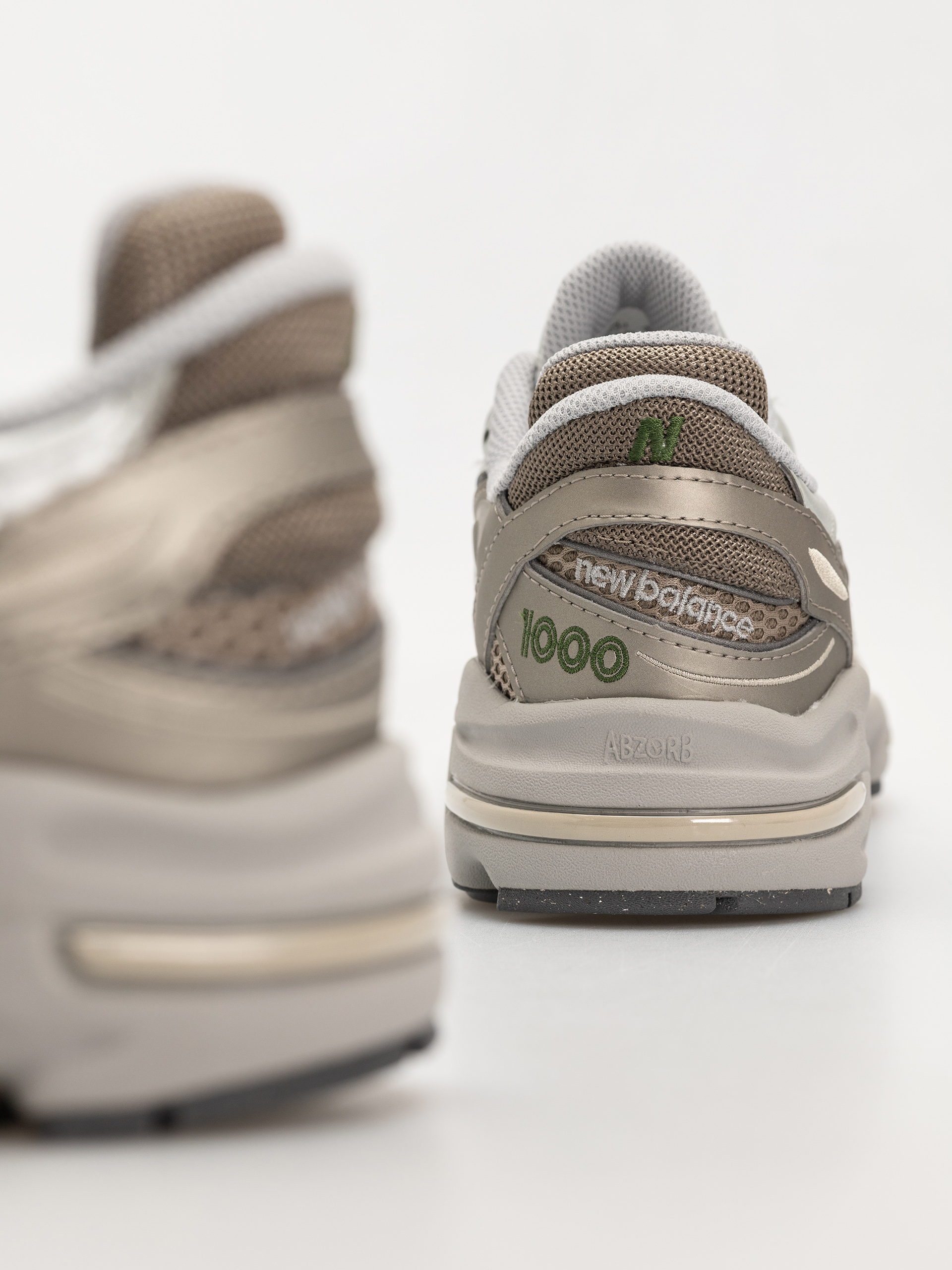 New Balance 1000 Cipők (arid stone)