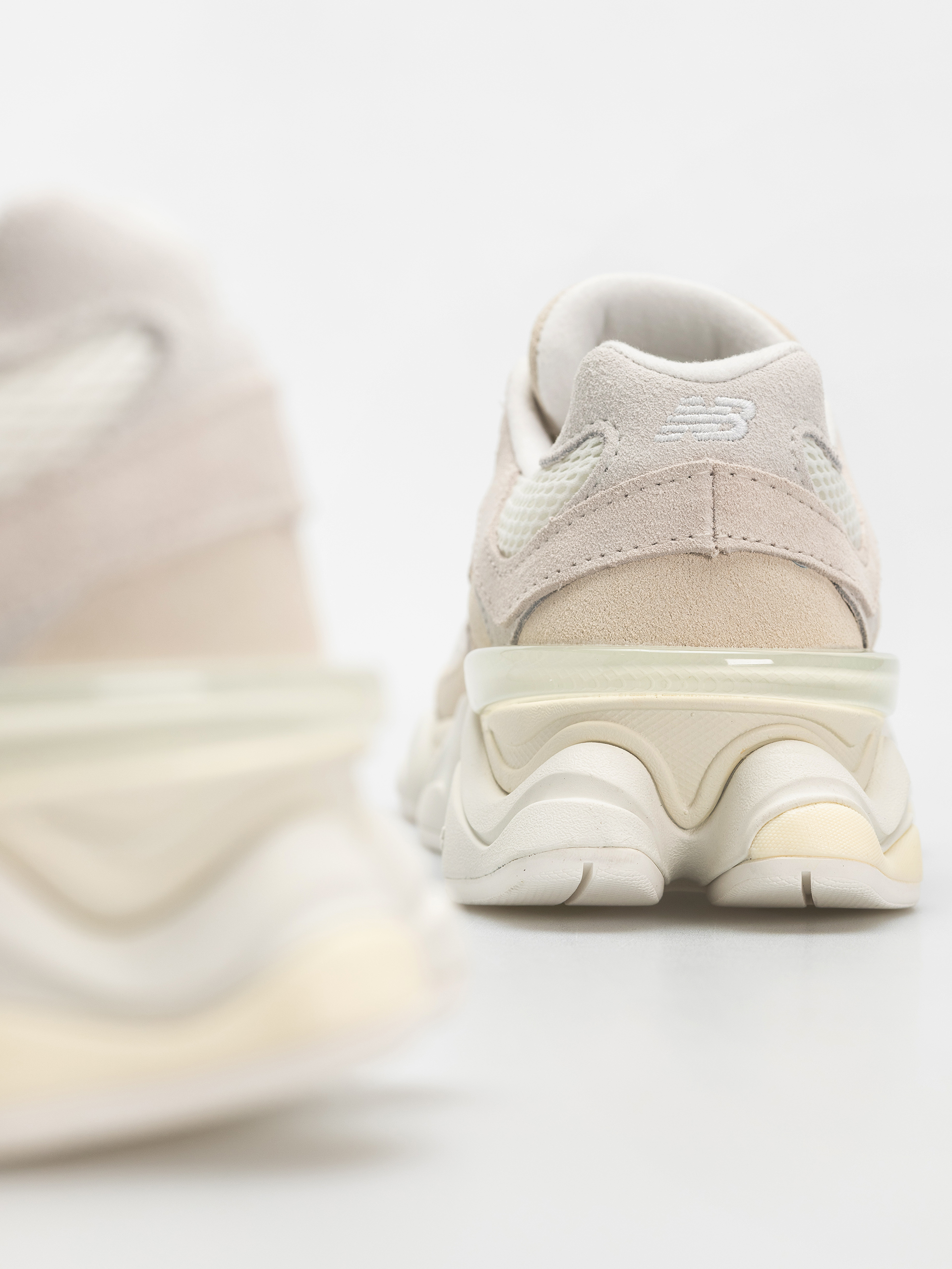 New Balance 9060 Cipők (angora)