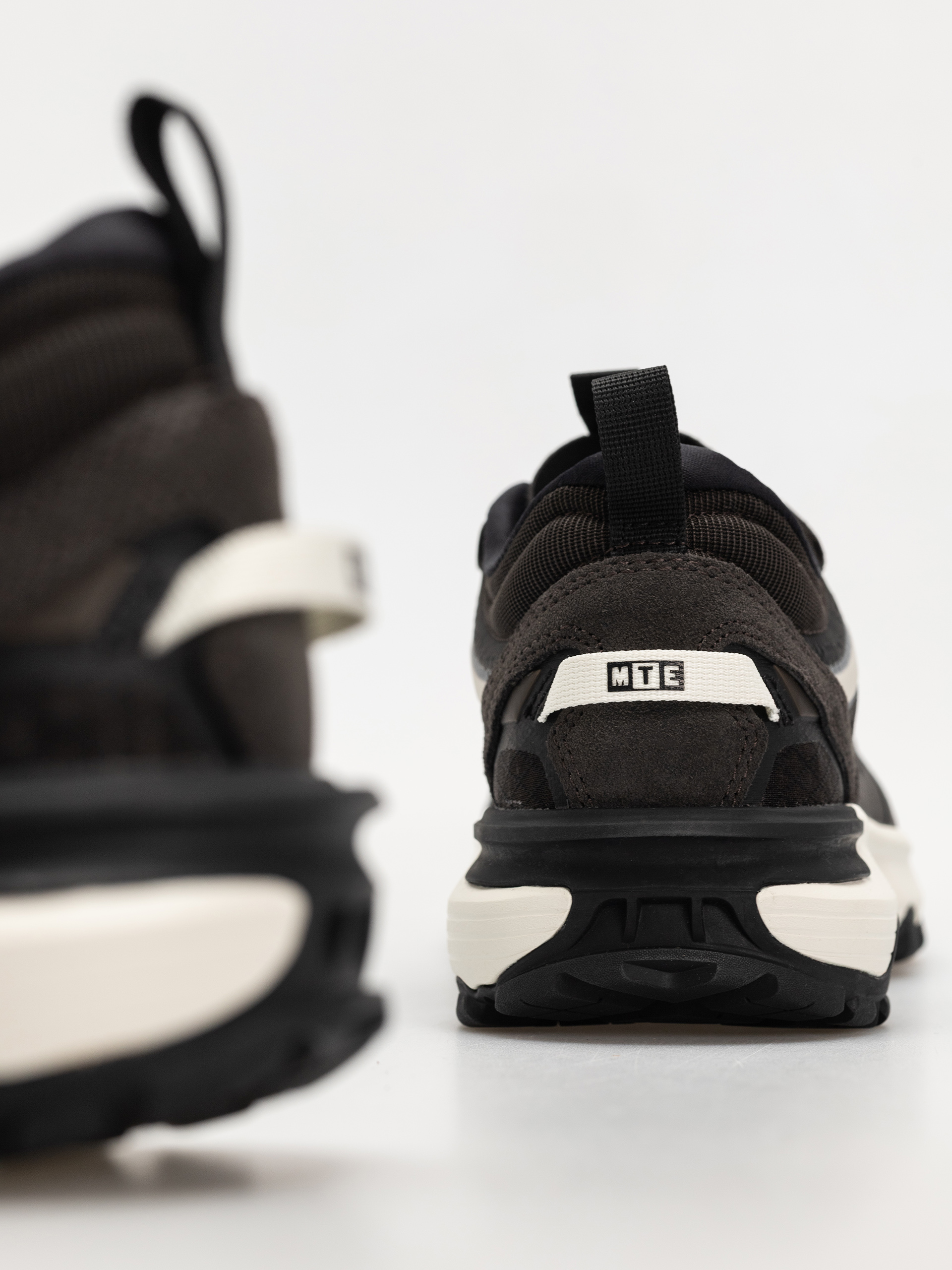 Vans Mte Crosspath Xc Cipők (washed black)