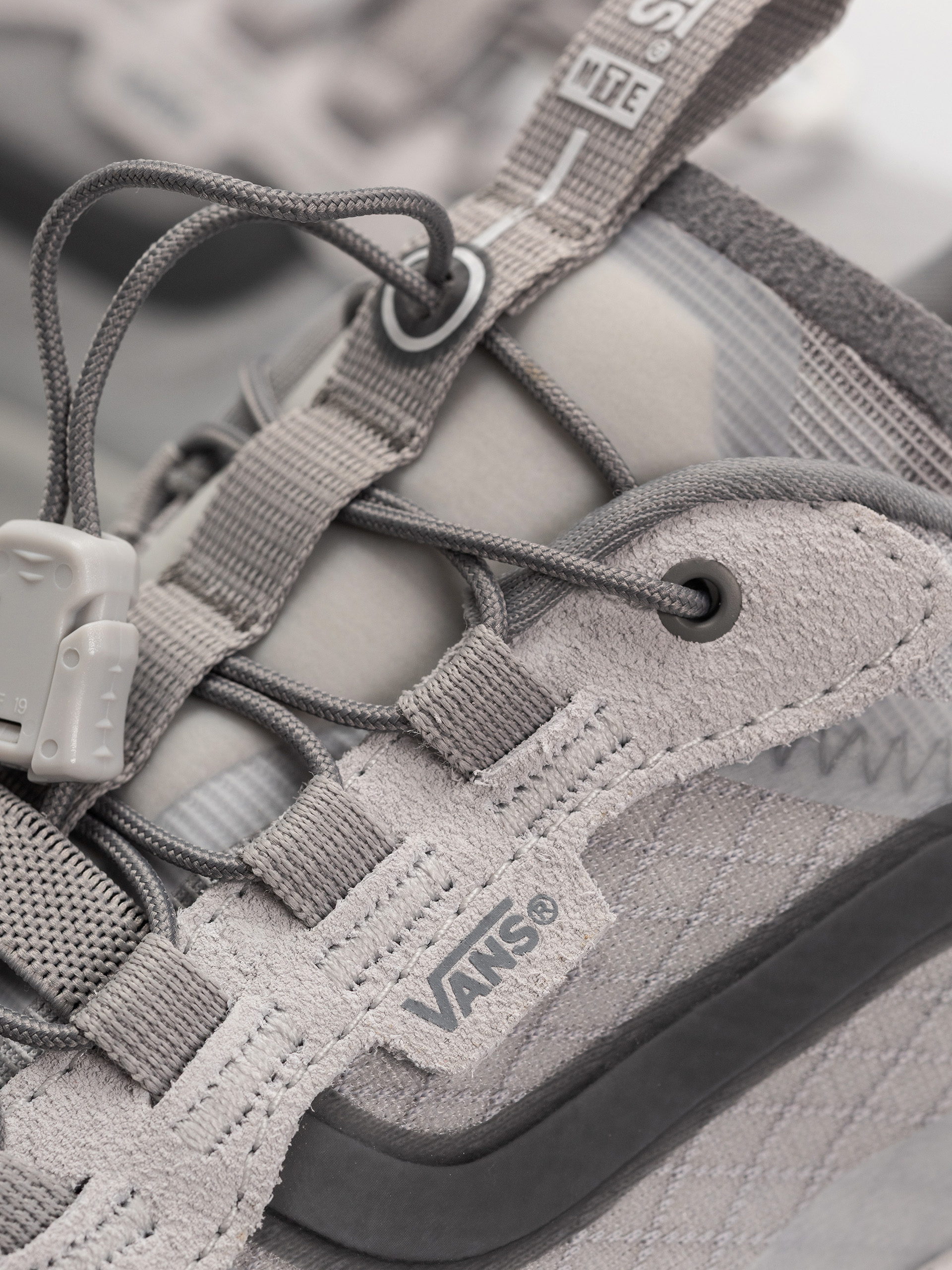 Vans Mte Crosspath Xc Cipők (light gray)