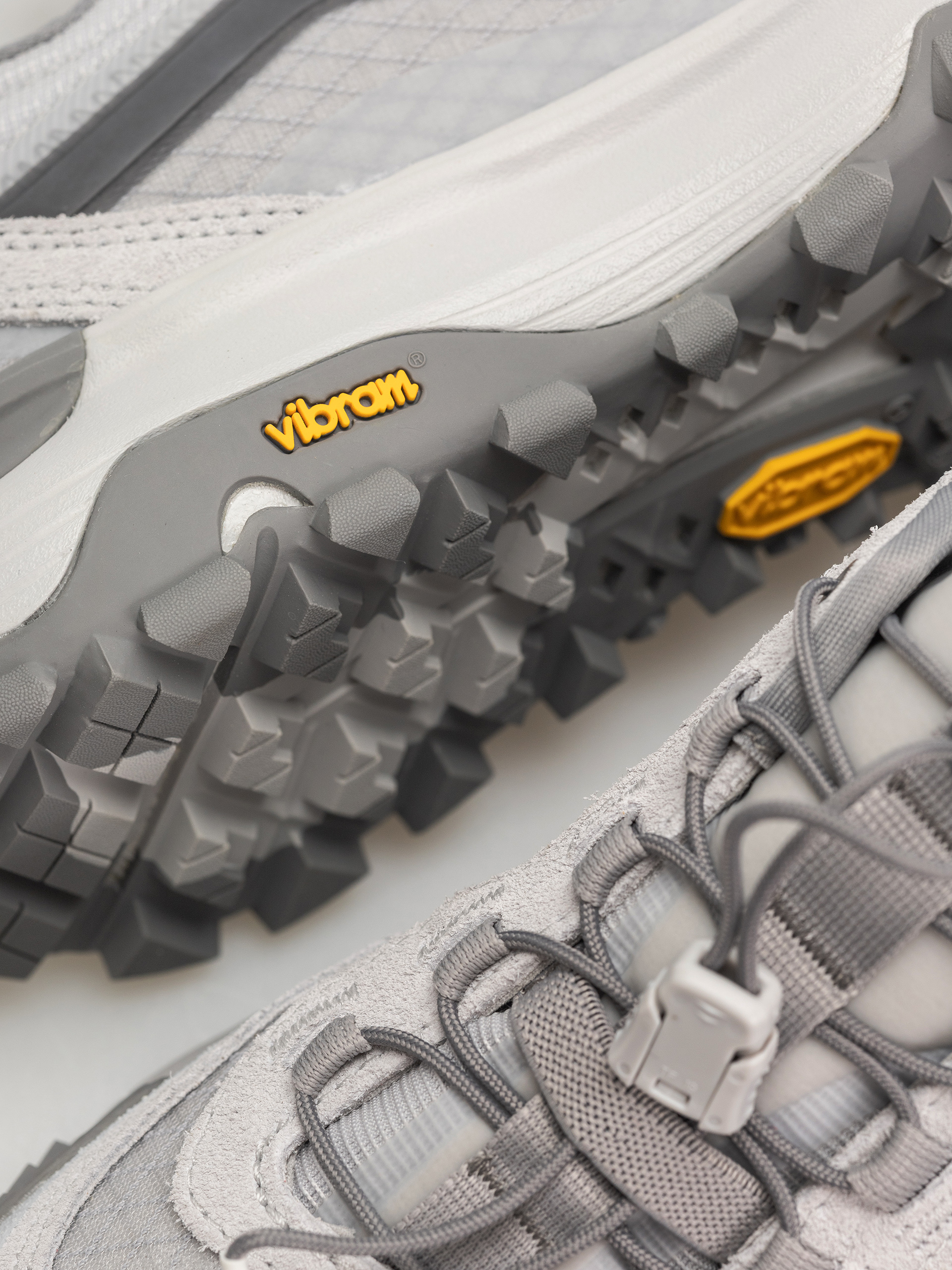 Vans Mte Crosspath Xc Cipők (light gray)