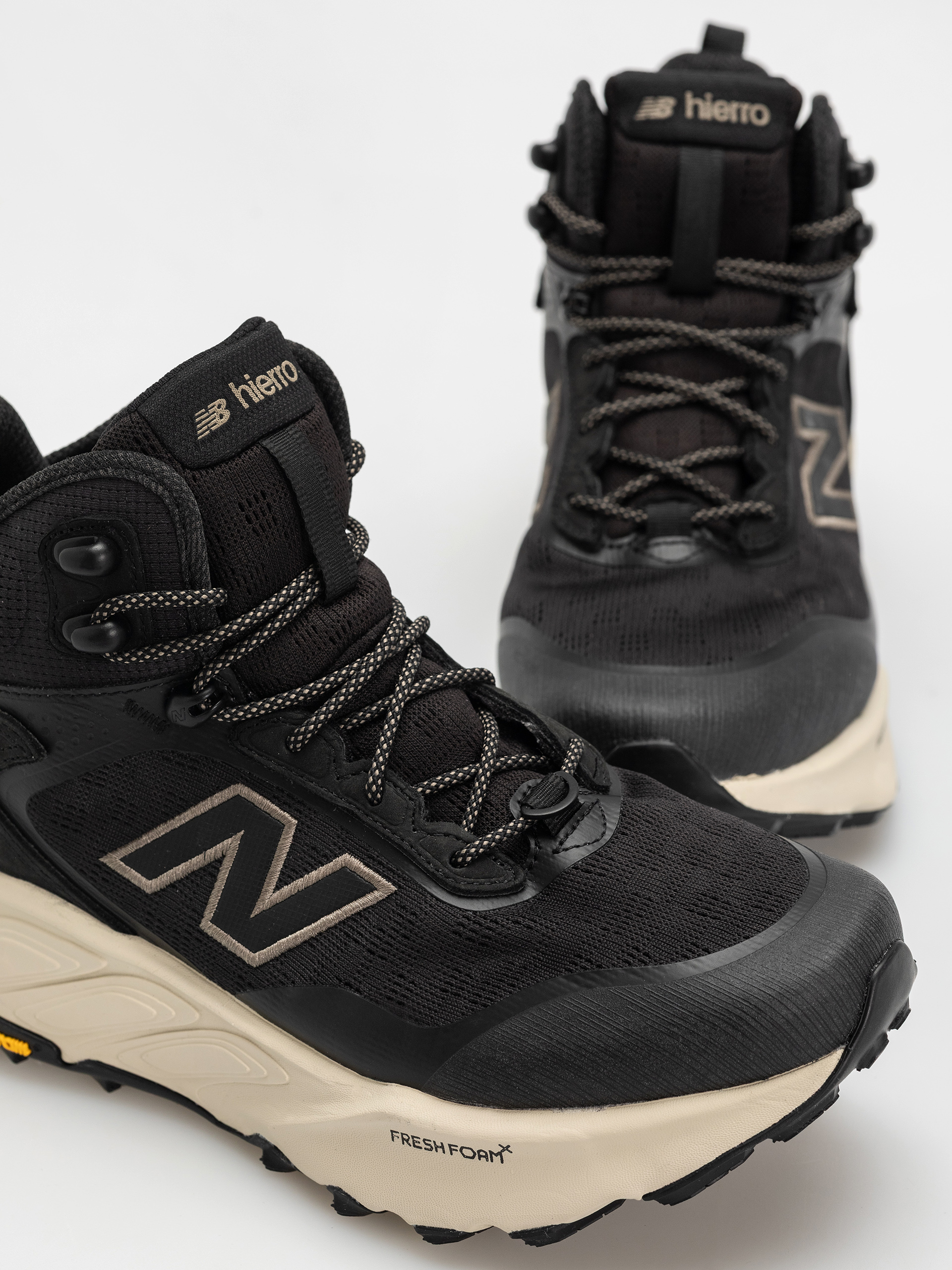 New Balance Fresh Foam X Hierro V9 Hiker Gore-Tex Cipők (black)