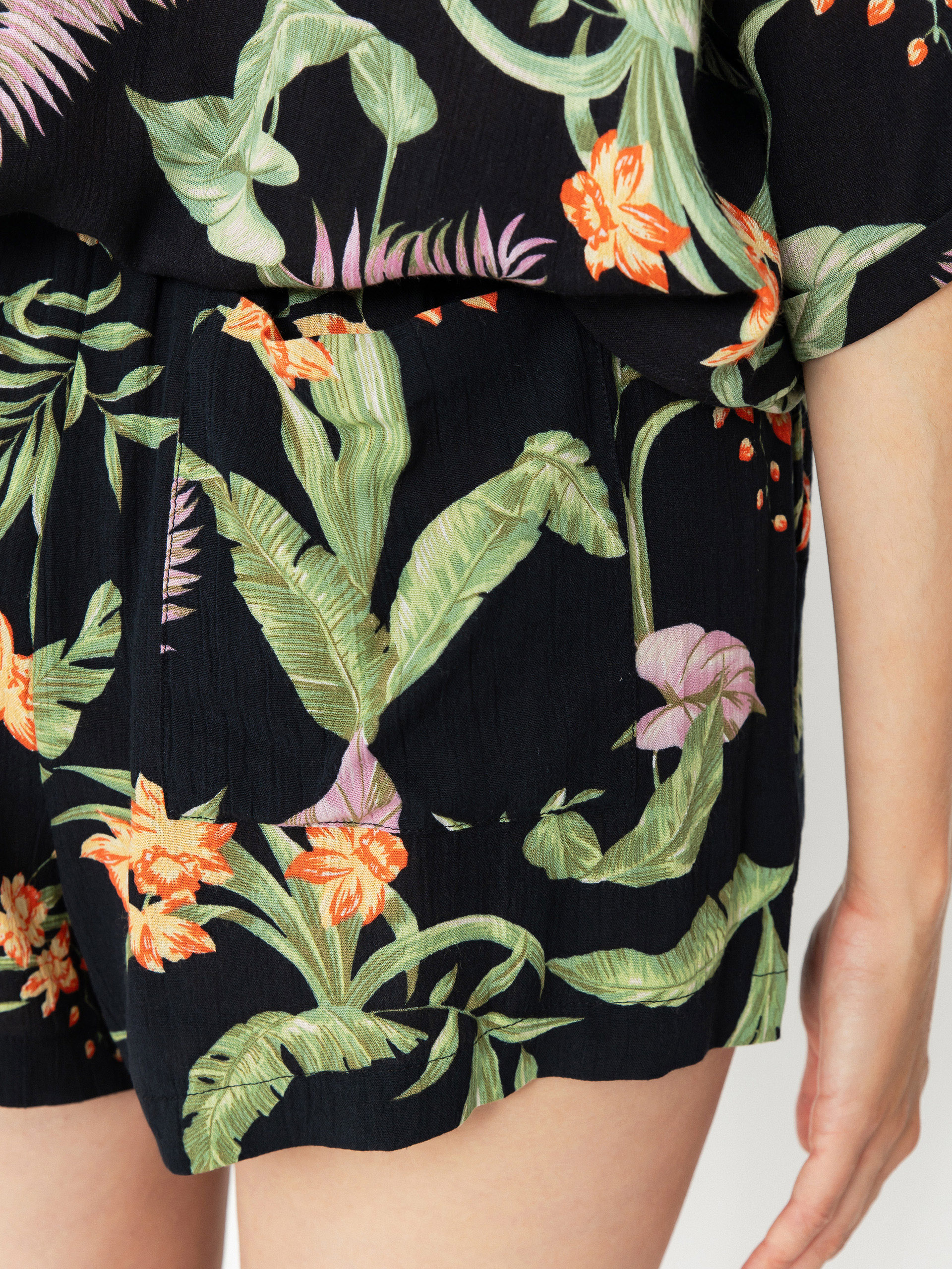 Rövidnadrág Roxy Lekeitio Break High Printed Cr Wmn (anthracite island escape)