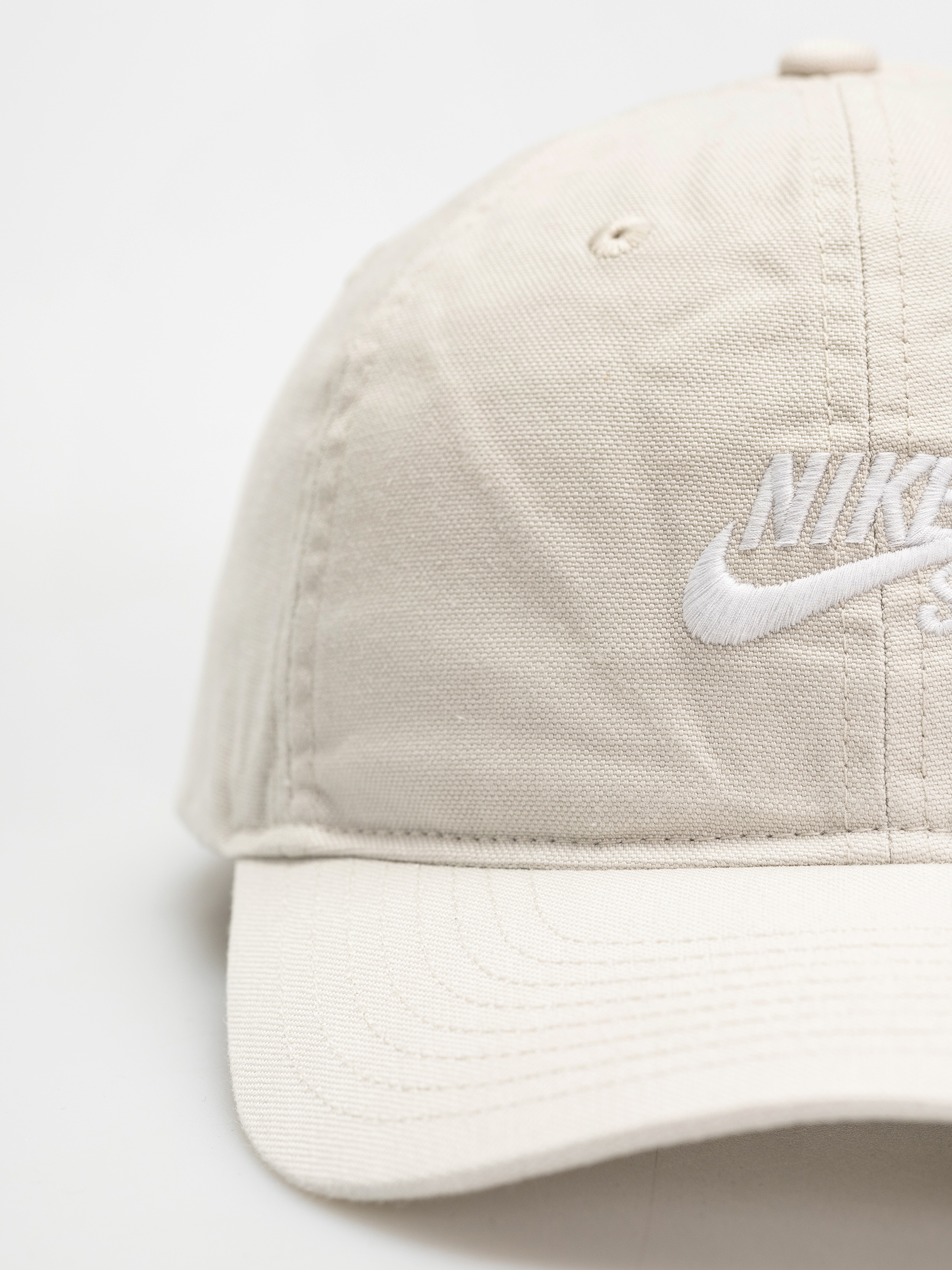 Baseball sapka Nike SB Club (light bone/white)