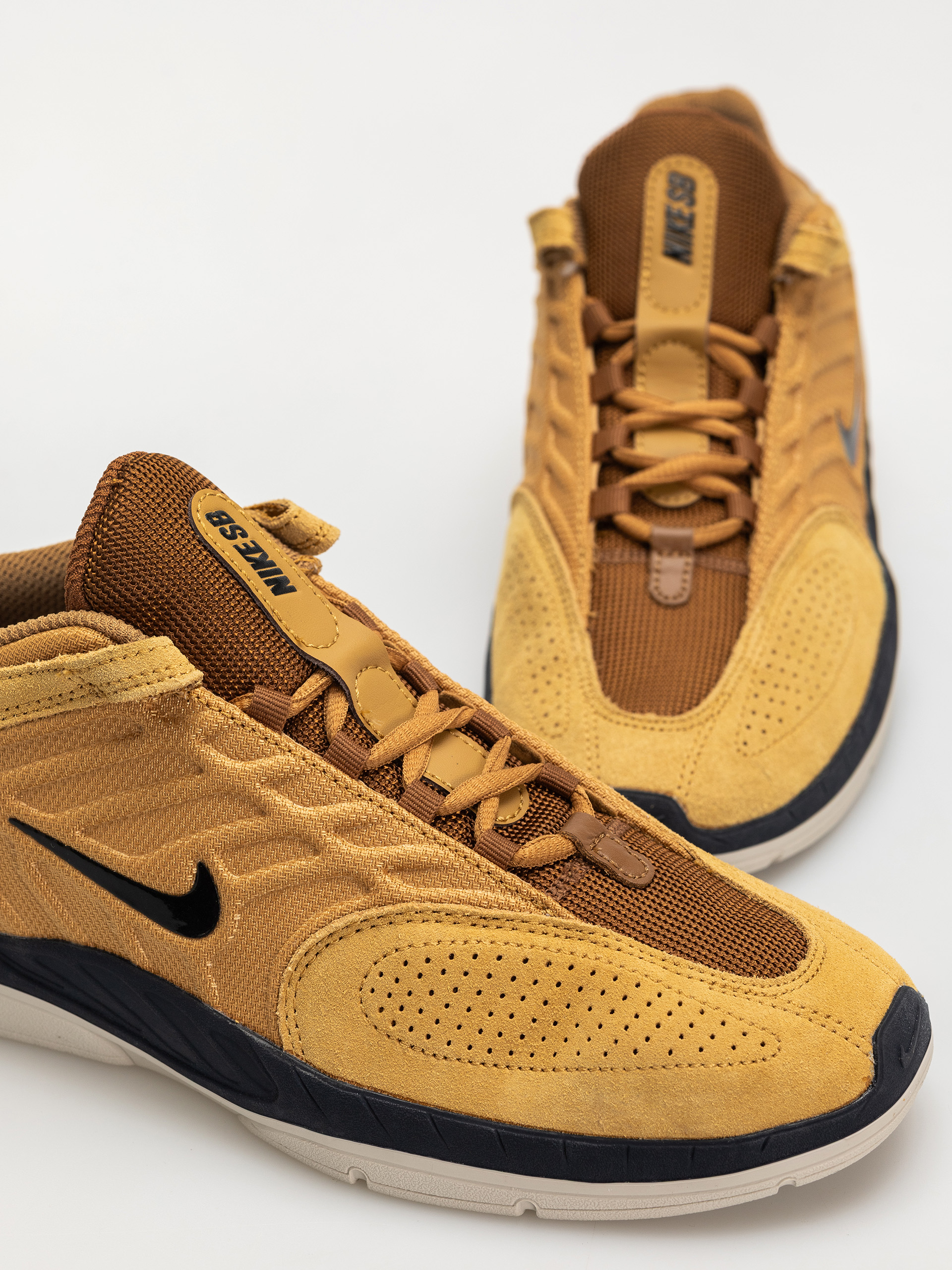 Cipők Nike SB Vertebrae (wheat/black lt british tan obsidian)