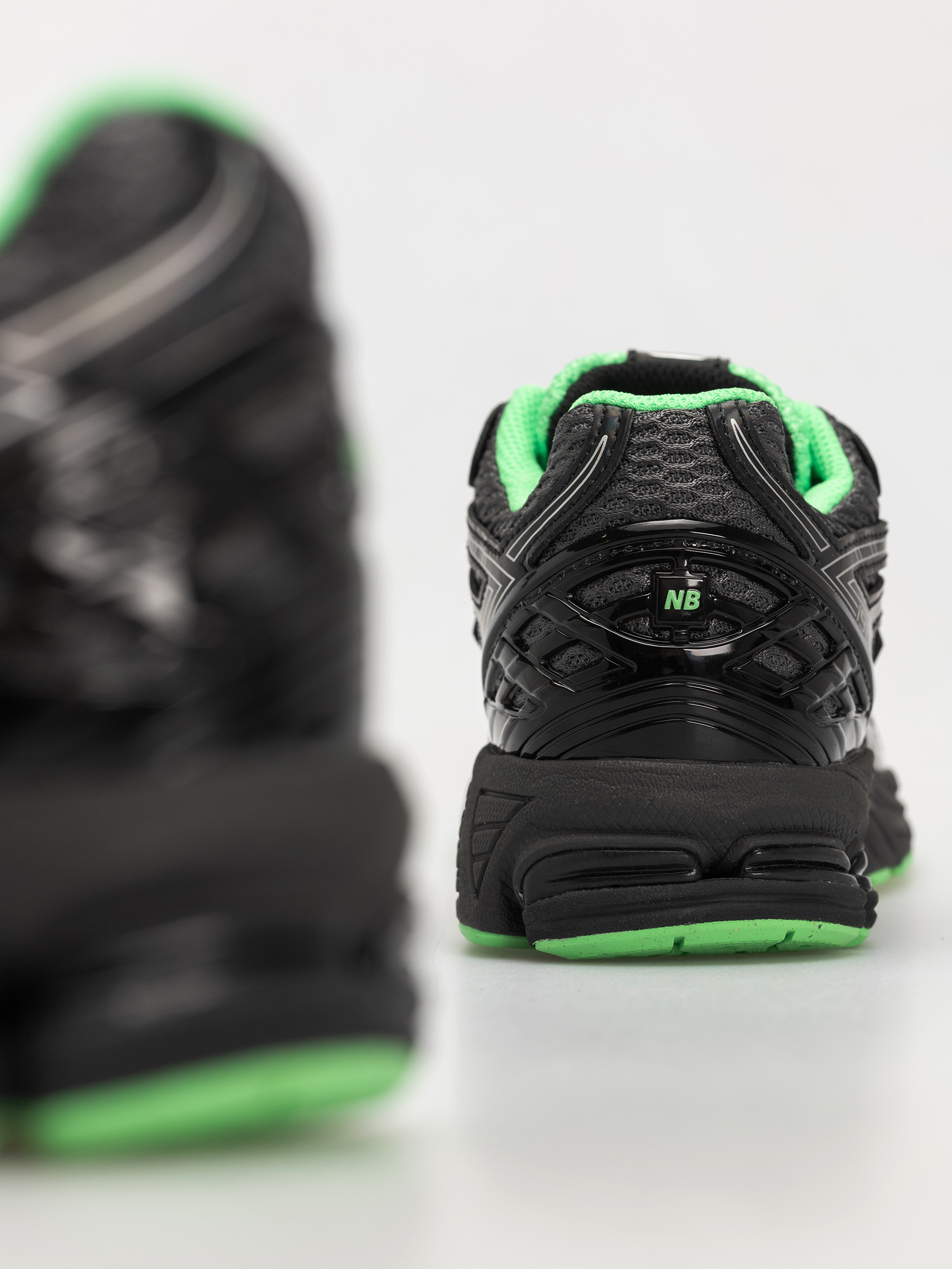 Cipők New Balance 1906 JR (black)