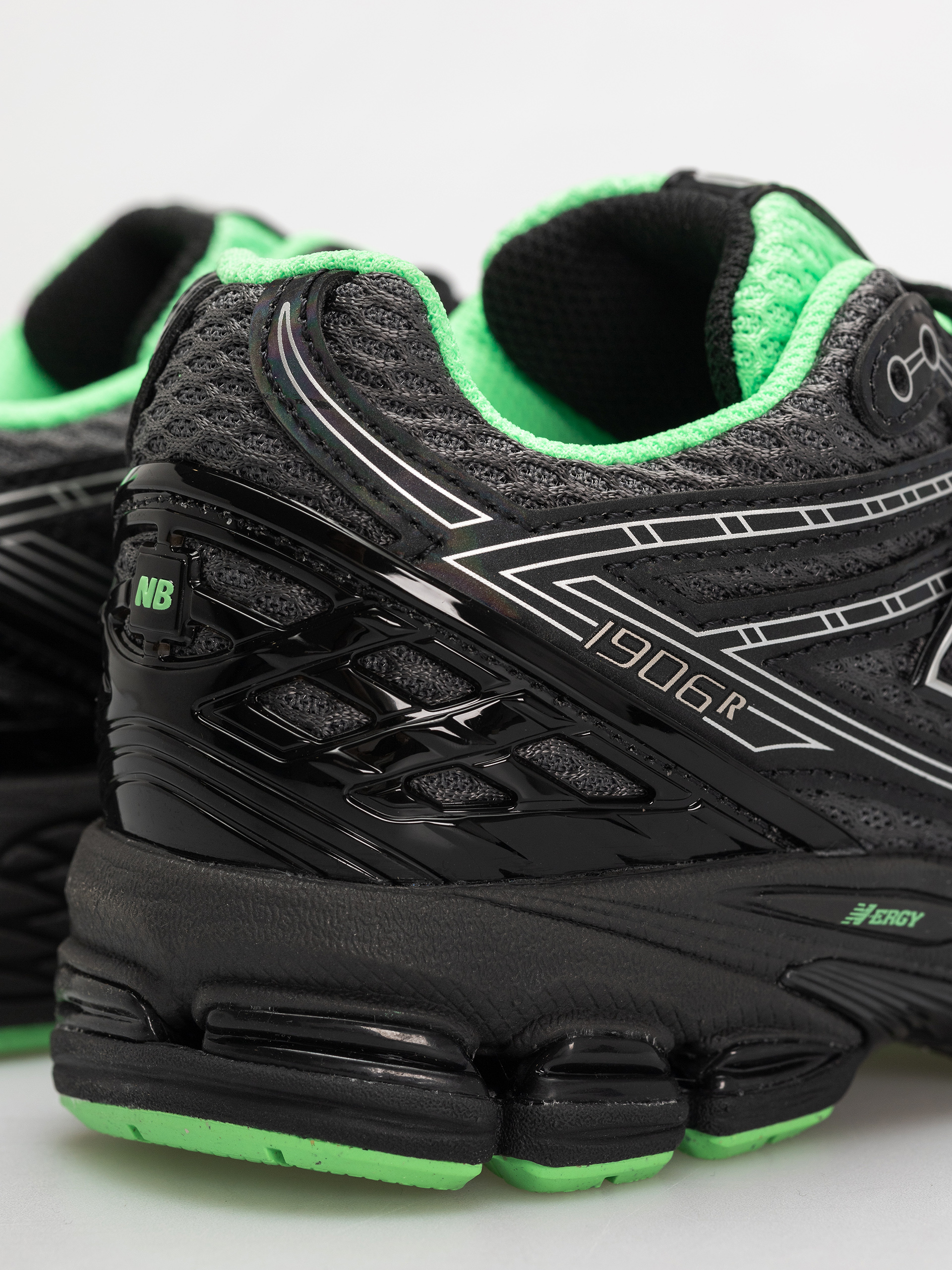 Cipők New Balance 1906 JR (black)