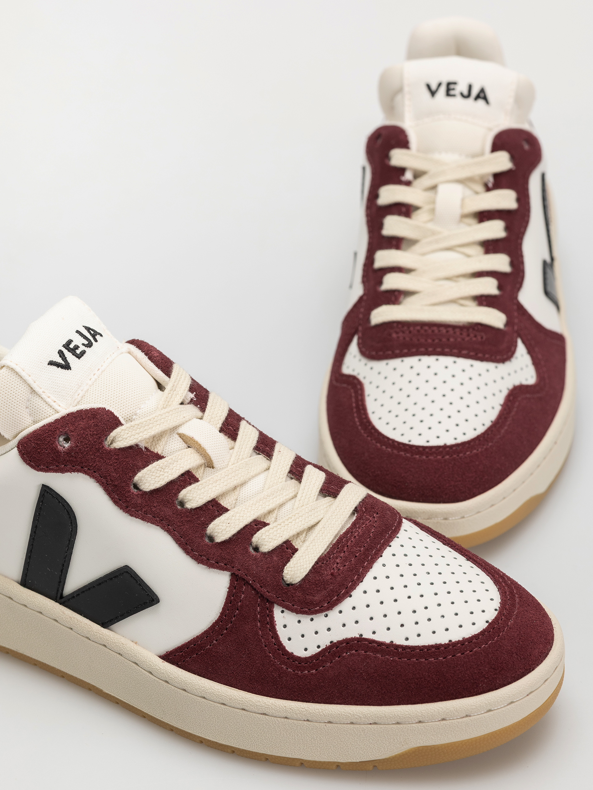 Veja V-10 Cipők Wmn (white black amarante)
