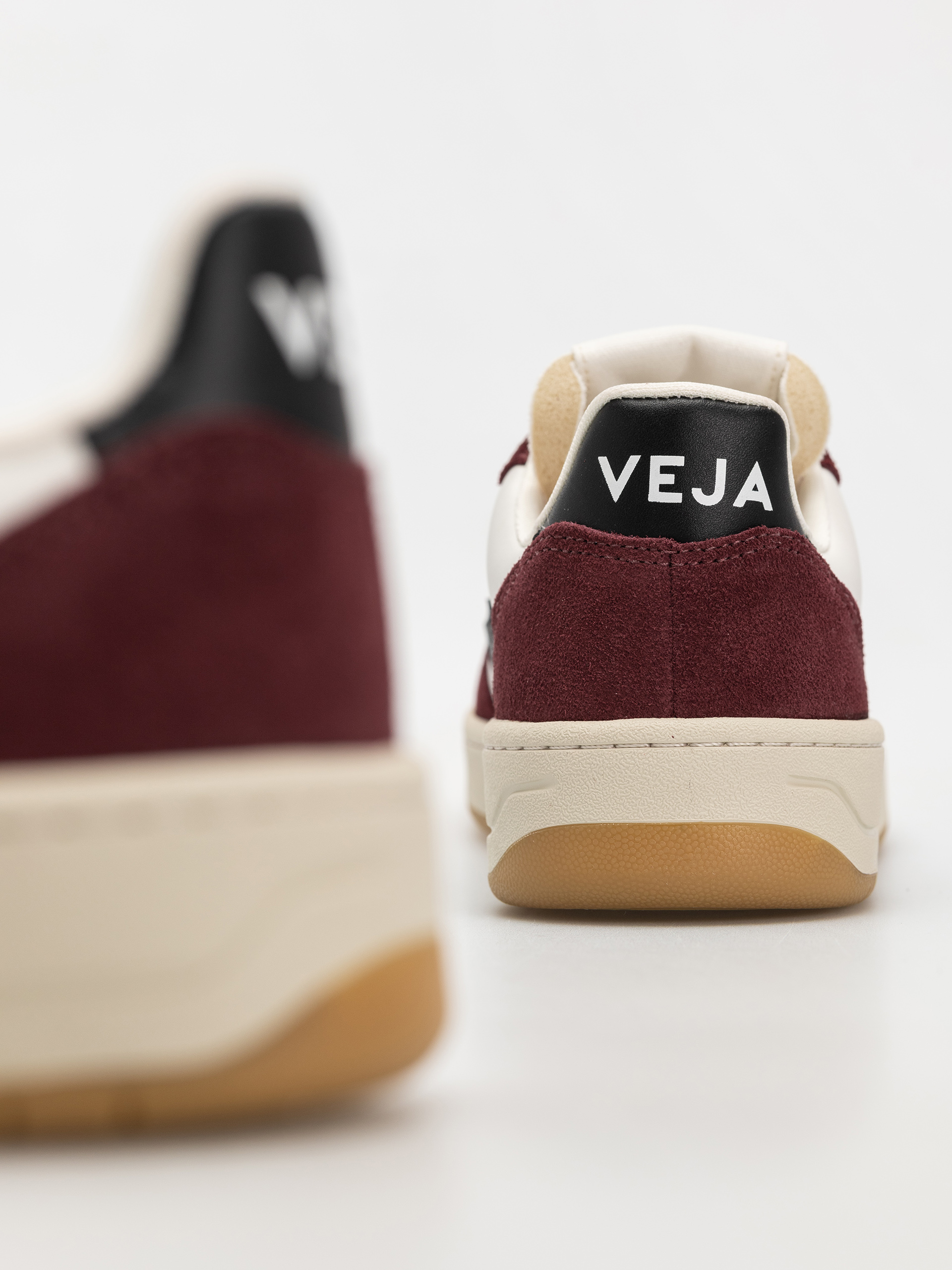Veja V-10 Cipők Wmn (white black amarante)