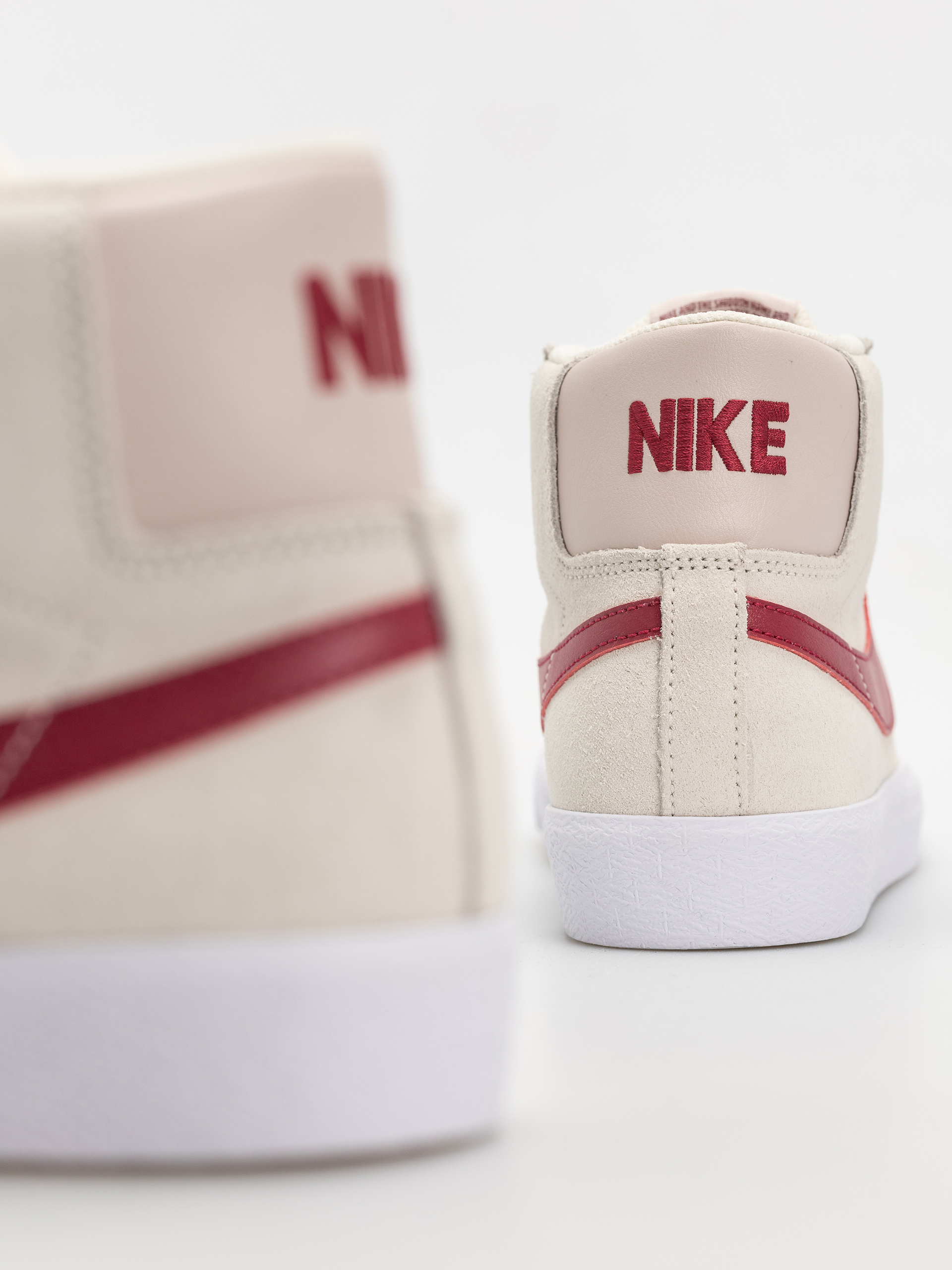 Nike SB Zoom Blazer Mid Cipők (pale ivory/noble red silt red white)