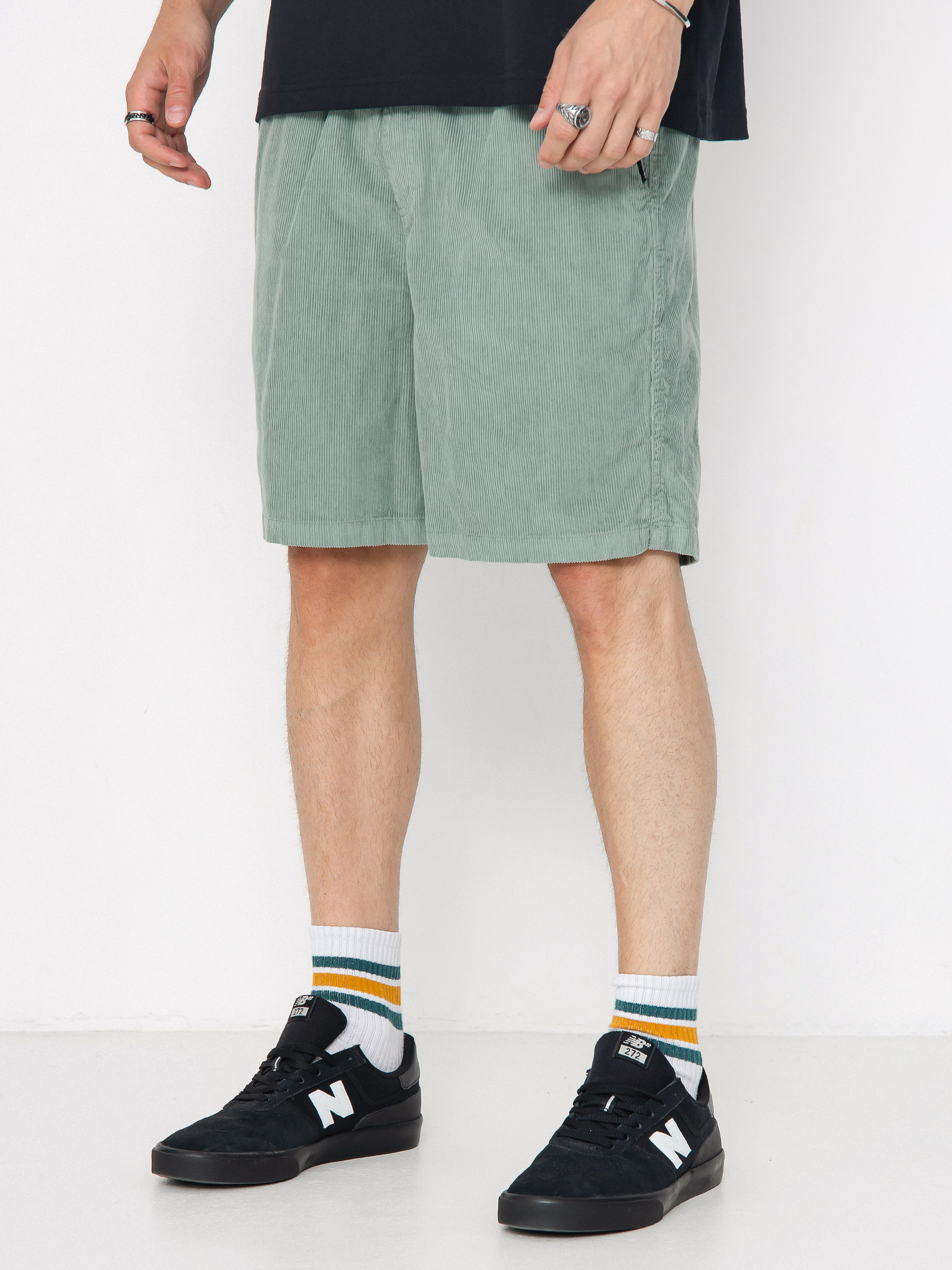 Quiksilver Taxer Cord Rövidnadrág (chinois green)