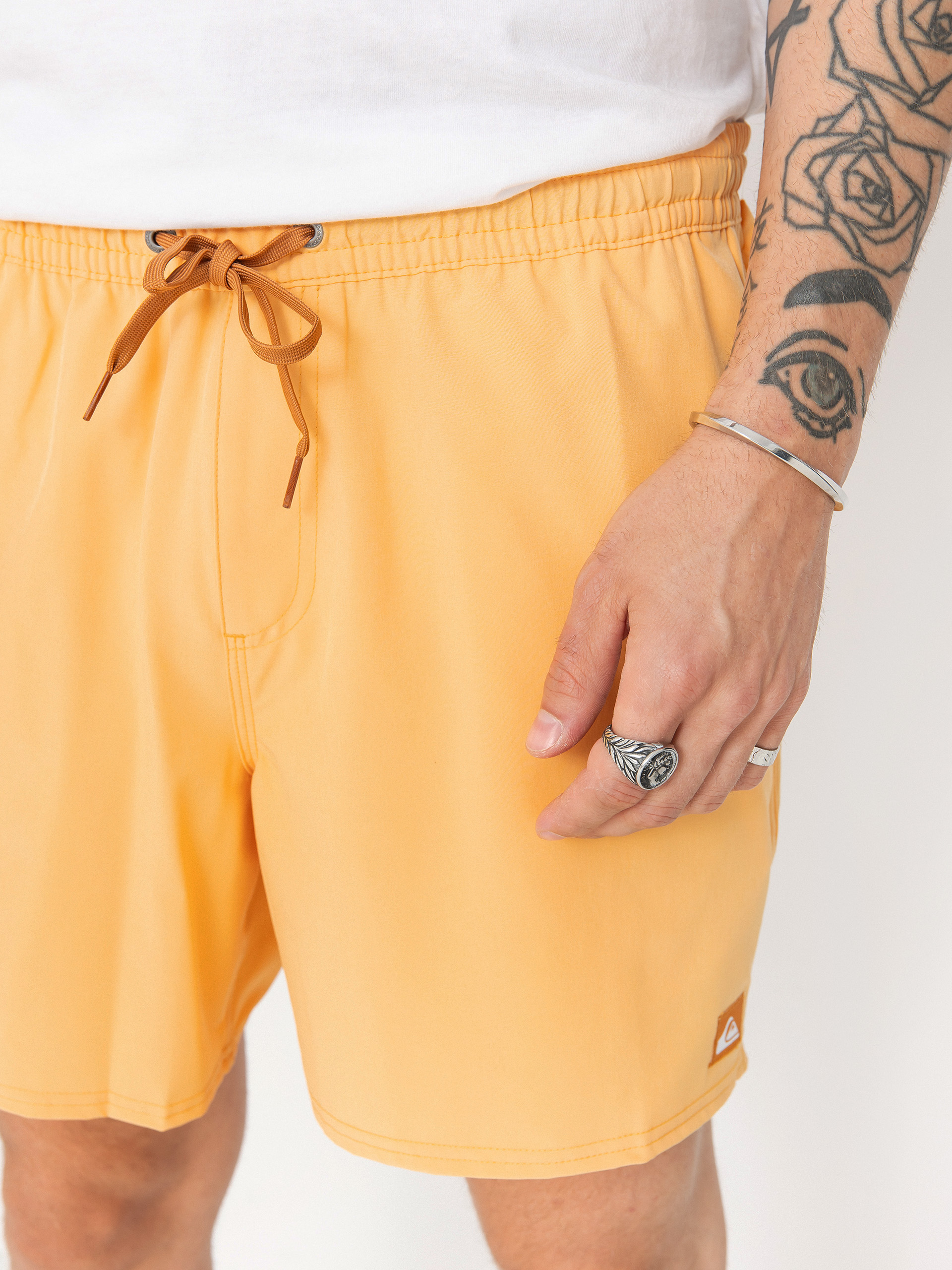 Quiksilver Surfsilk Solid Volley 16 Rövidnadrág (chamois)