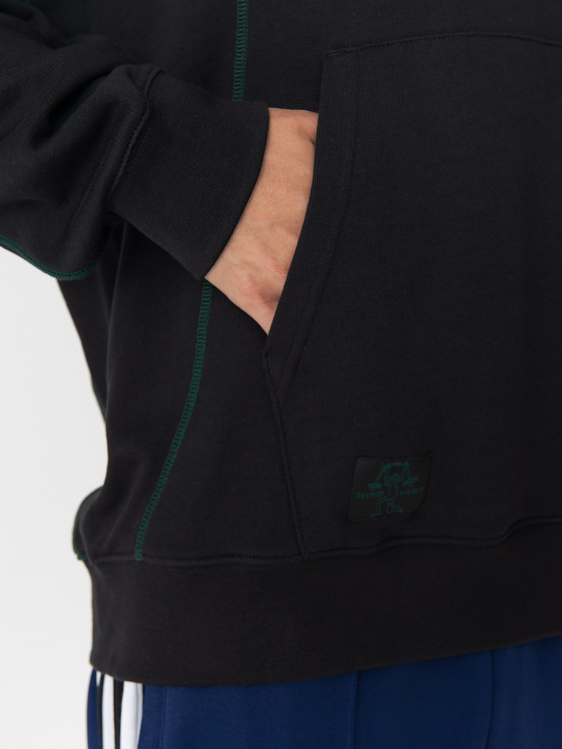 adidas Shmoo Fw HD Kapucnis pulóver (black/drkgrn)