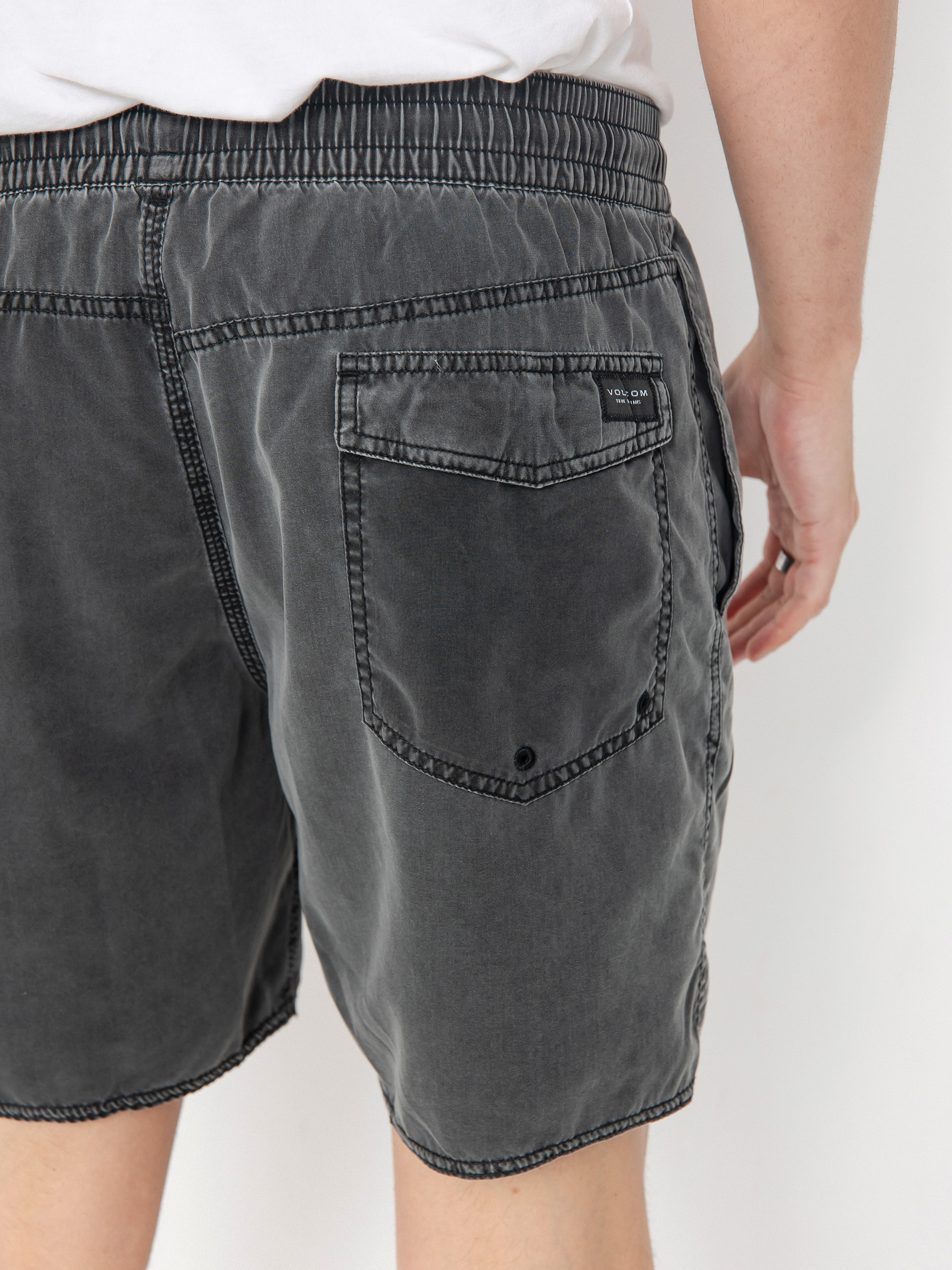 Volcom Center Trunk 17 Rövidnadrág (black)