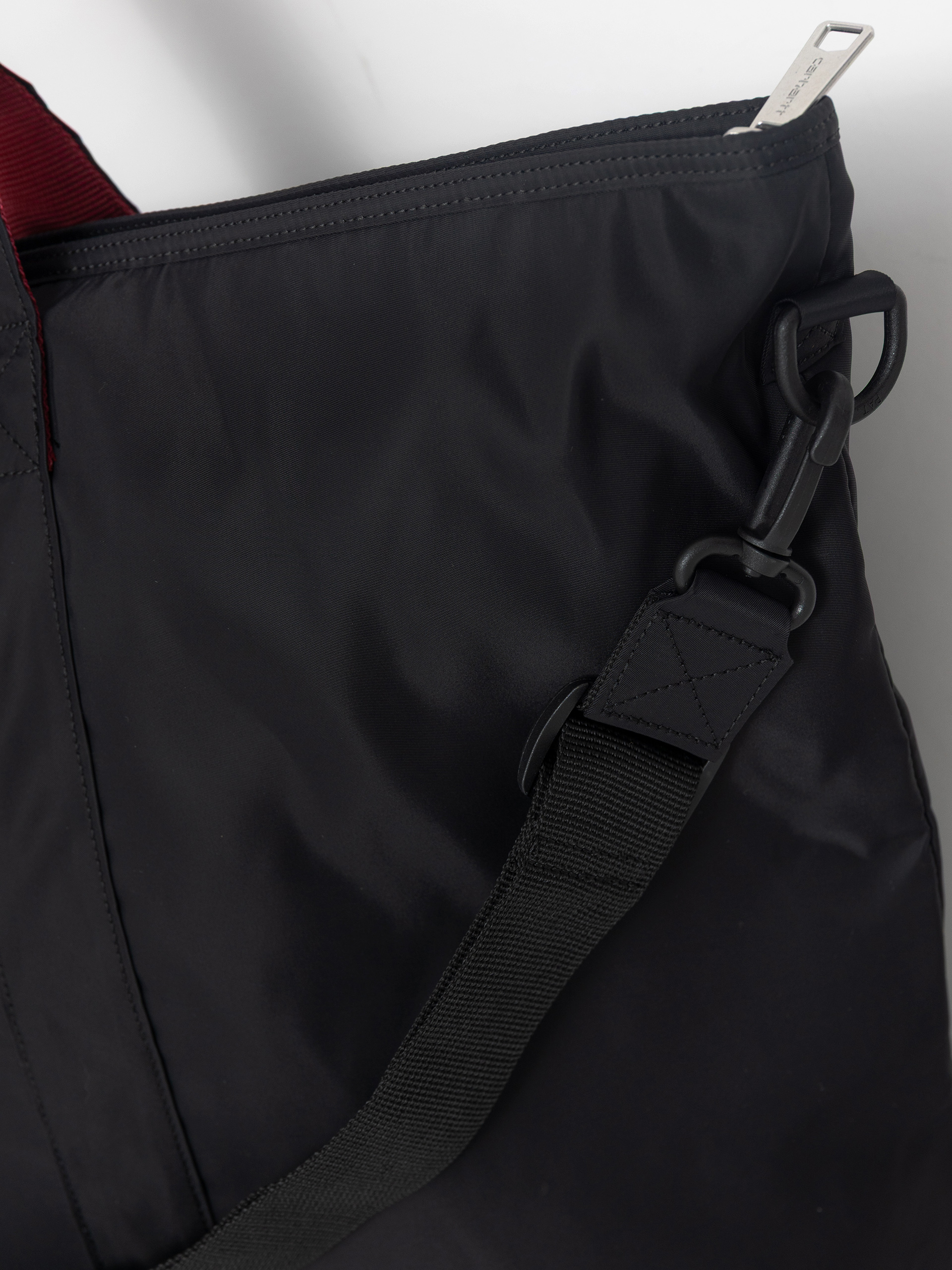 Kézitáska Carhartt WIP Alumni Tote (black/scarlet)