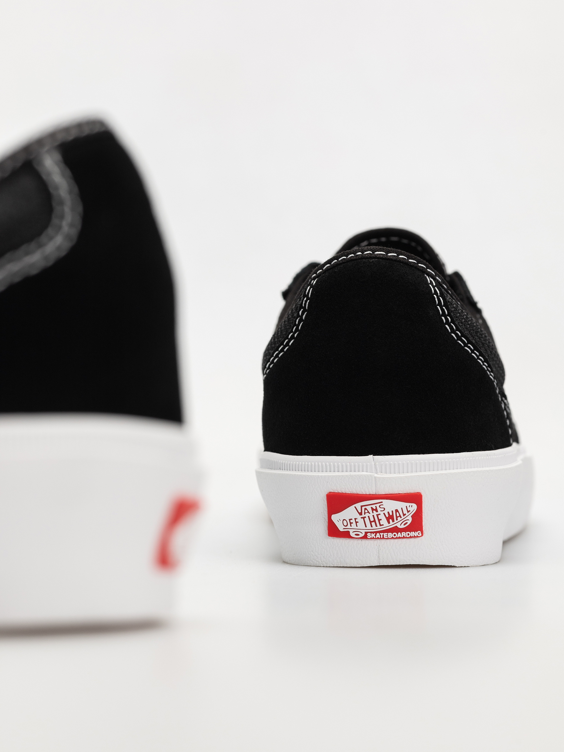 Vans Skate Curren Caples Cipők (gum black/white)