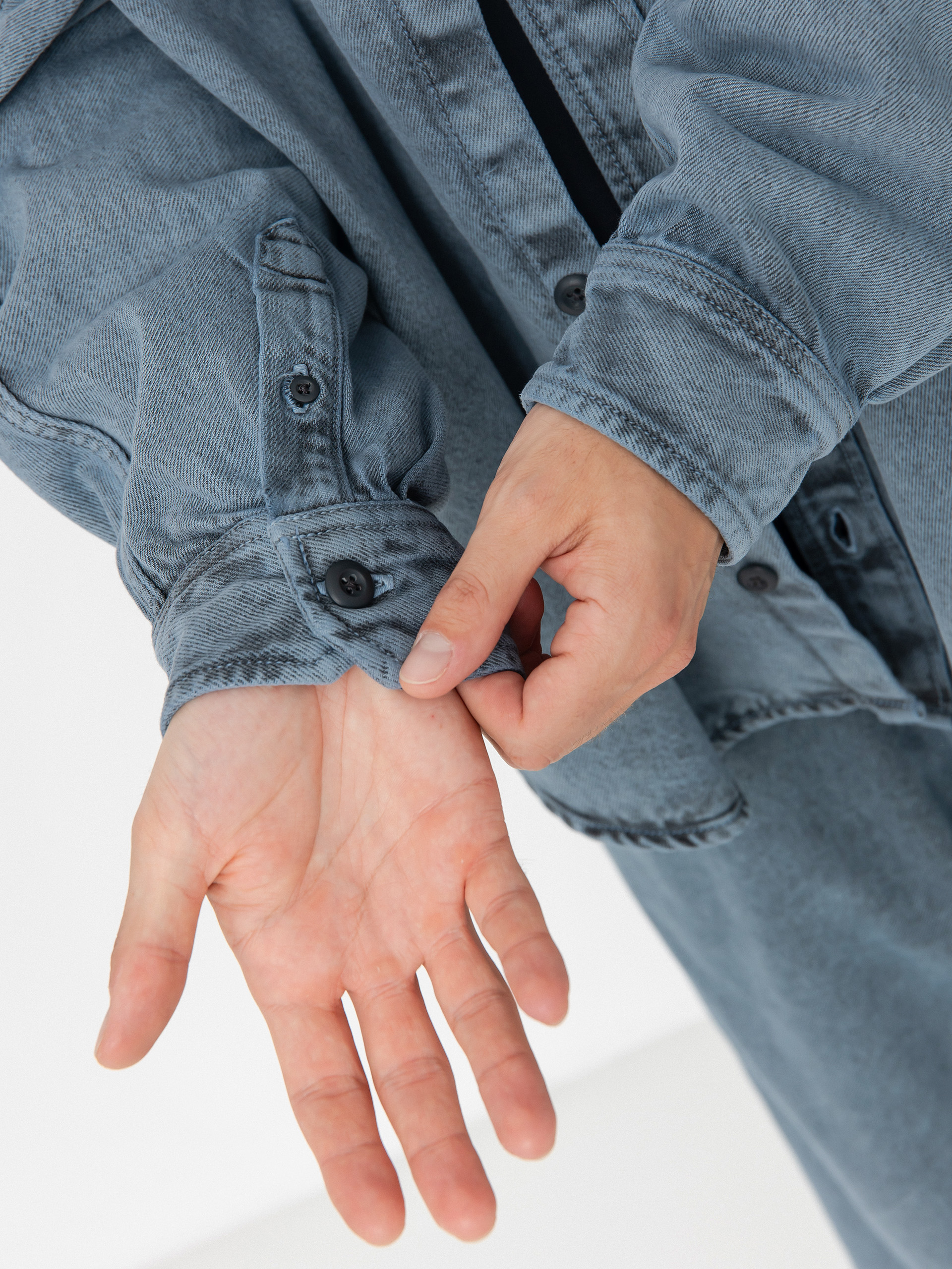 Carhartt WIP Tigan Dzseki (black/blue fog/garment dyed)