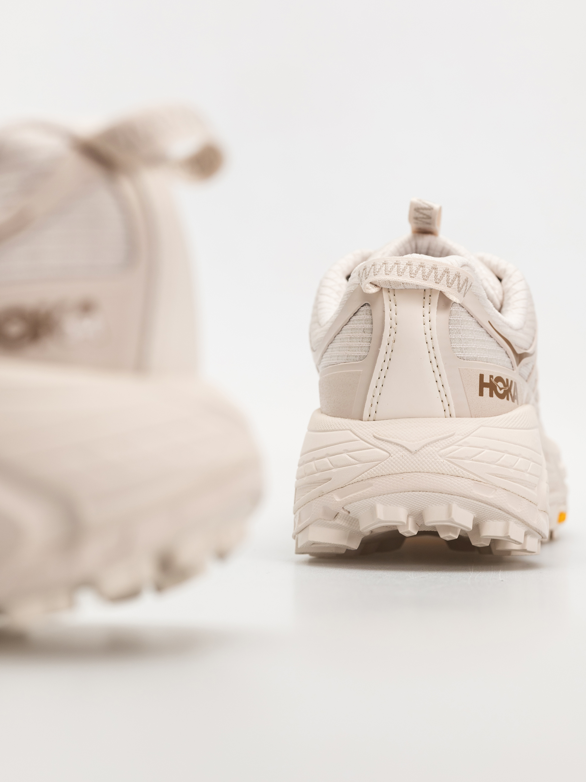 Hoka Mafate Three 2 Grid Cipők (rose cream stucco)